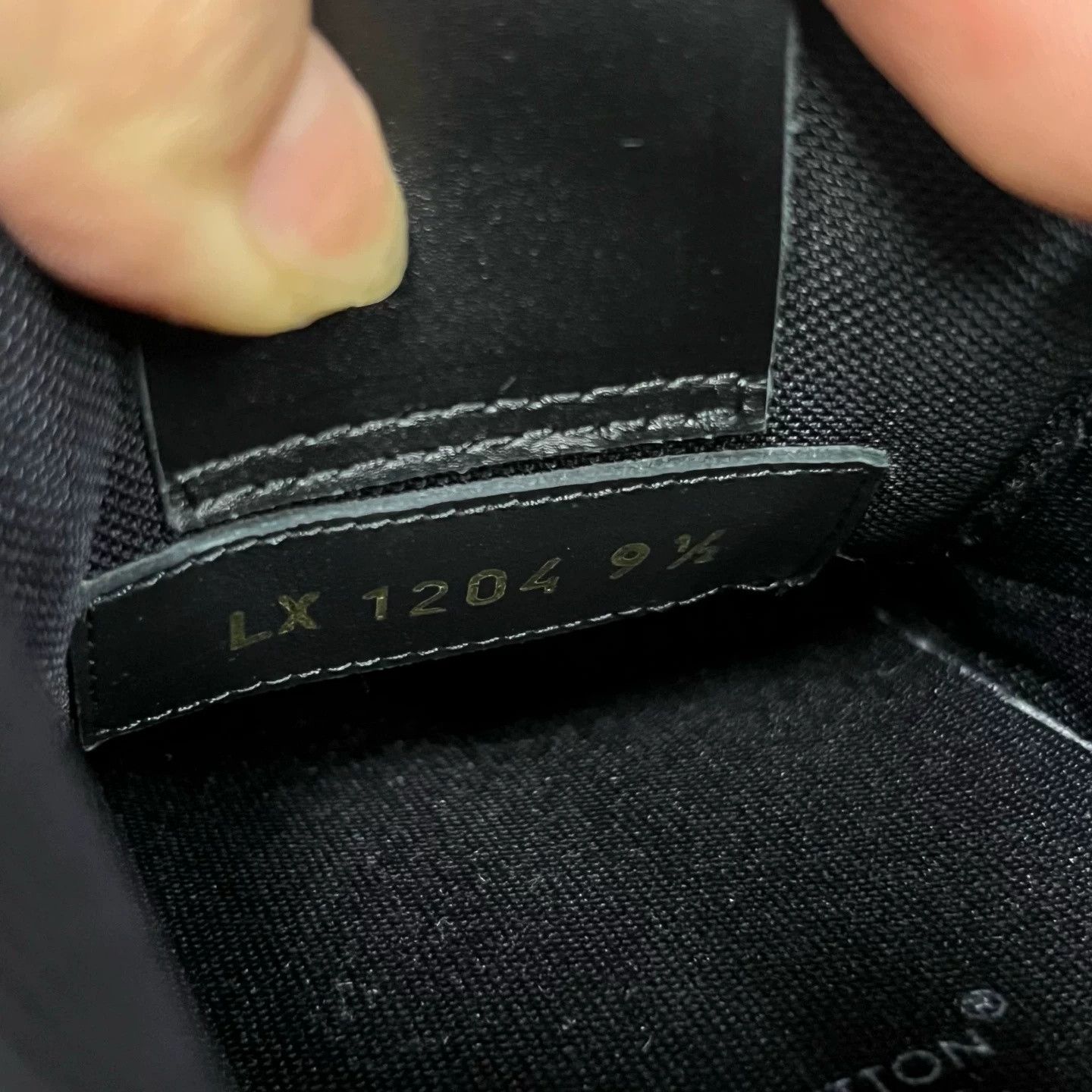 Louis Vuitton Louis Vuitton Black Leather Low-Top Sneakers Size US 9.5 / EU 42-43 - 4 Thumbnail