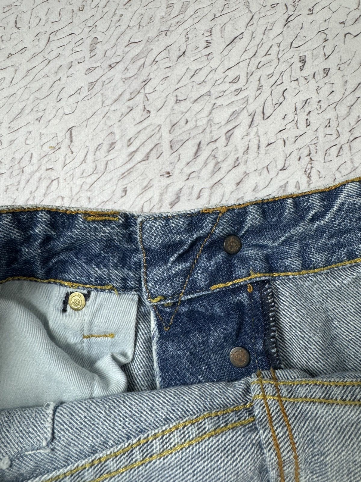 Kings Of Indigo Kings of Indigo KOI Light vintage destroyed high rise jeans Size US 34 / EU 50 - 11 Thumbnail