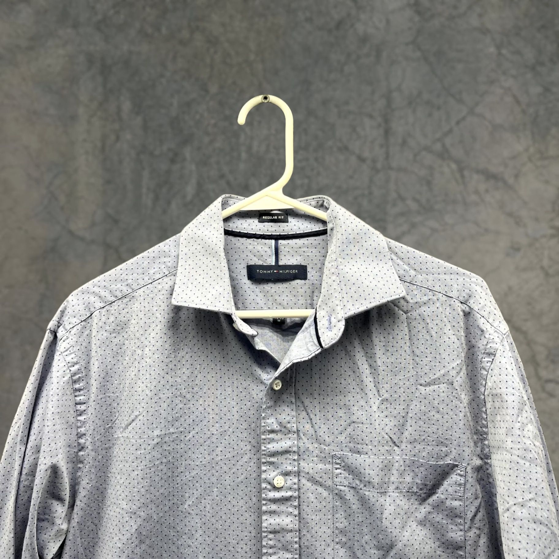 Tommy Hilfiger Tommy Hilfiger Shirt Men Medium Blue Casual Button Down Preppy Dots Pattern Polka Dot Button-Up Regular Fit Long Sleeve Collar Knit Cotton Size US M / EU 48-50 / 2 - 1 Thumbnail