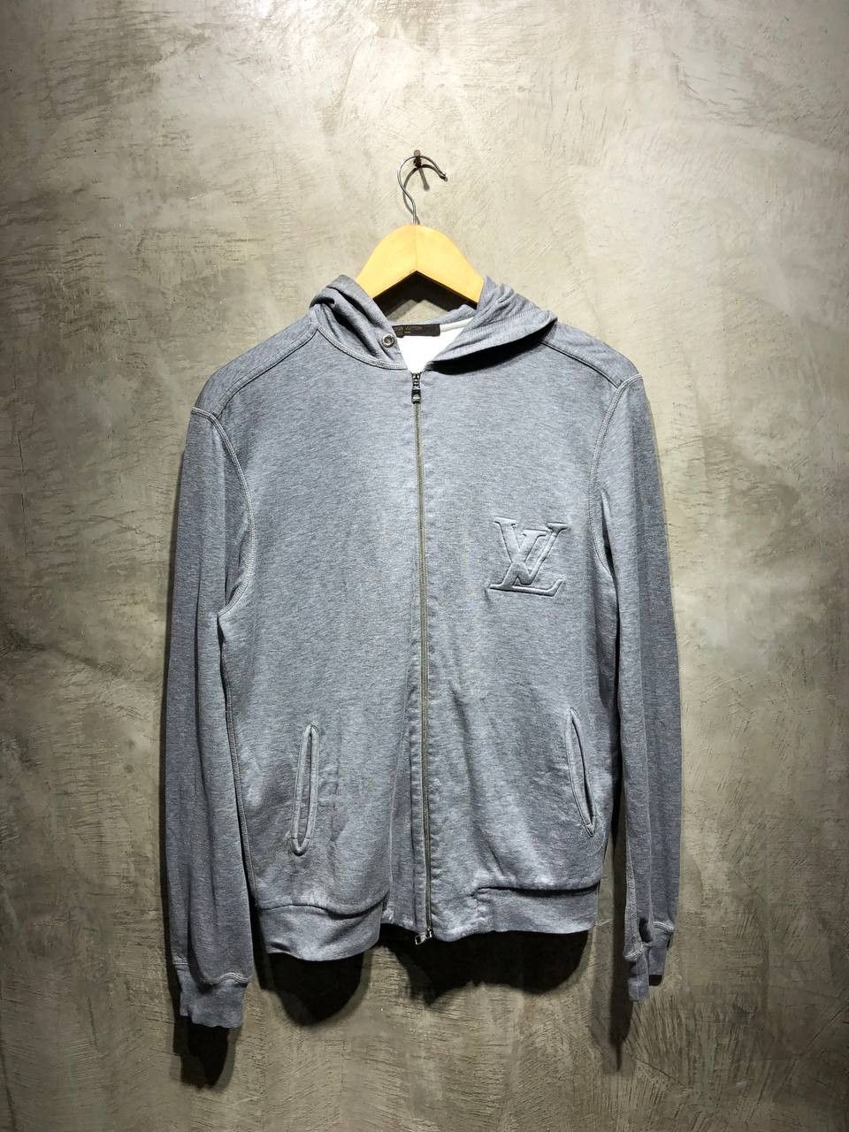 Louis Vuitton Louis Vuitton Gray Logo embossed Zip-up hoodie Size US M / EU 48-50 / 2 - 1 Thumbnail