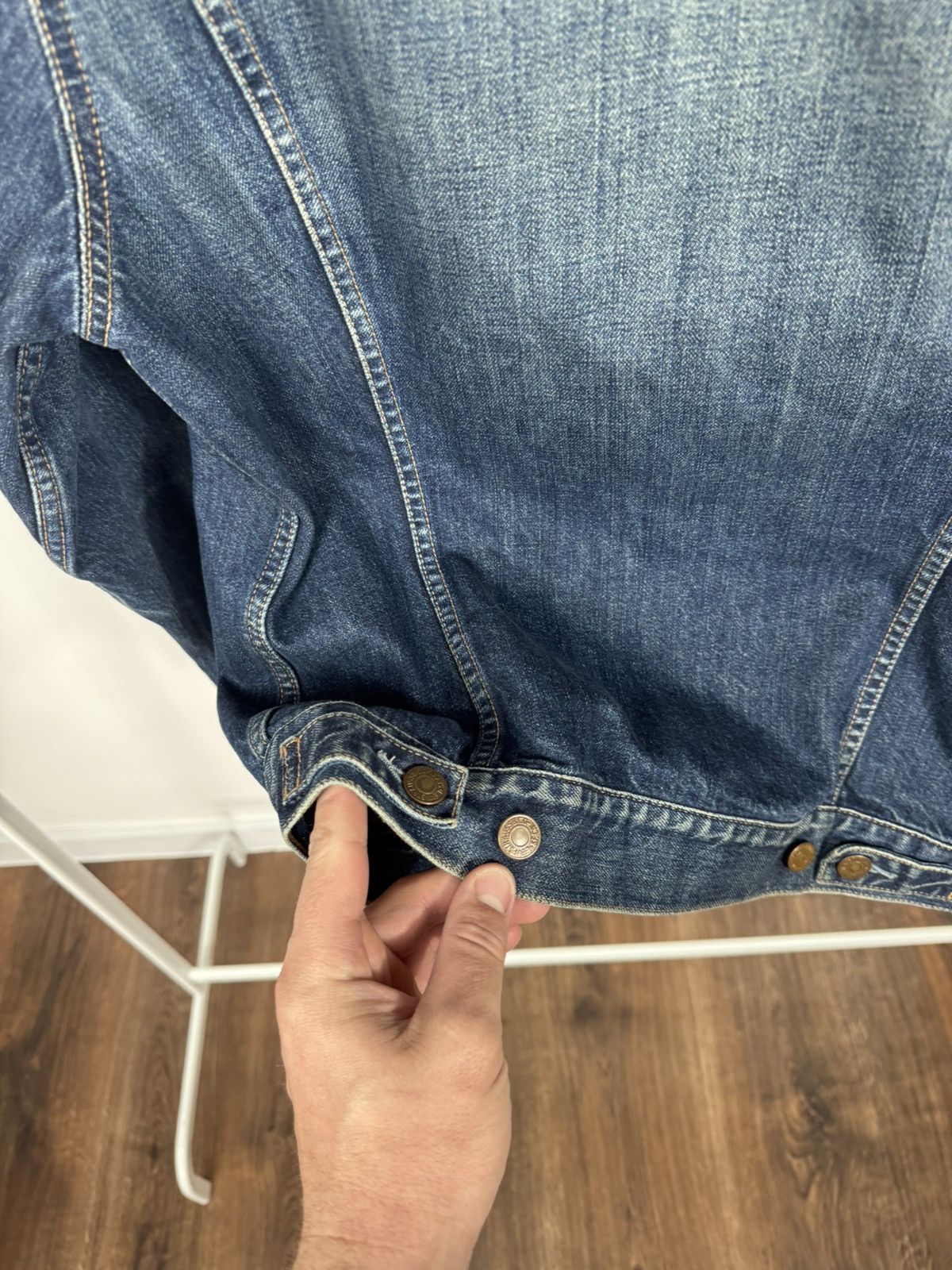 Levi's Vintage Levis Women Denim Jacket Faded Blue Trucker Size L Size L / US 10 / IT 46 - 14 Thumbnail