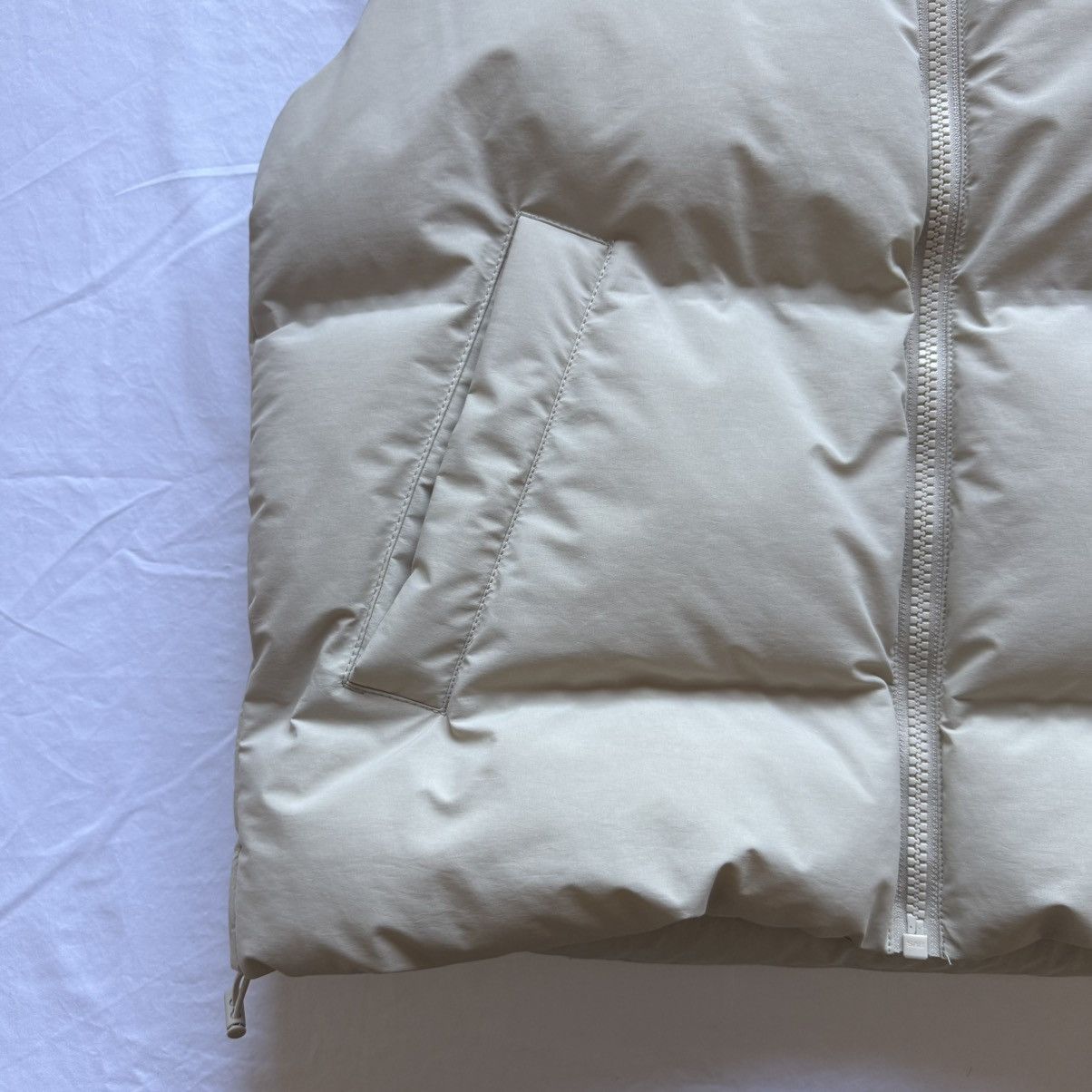 H&M H&M Men’s Puffer Vest Cream Tan Beige Medium M Size US M / EU 48-50 / 2 - 3 Thumbnail