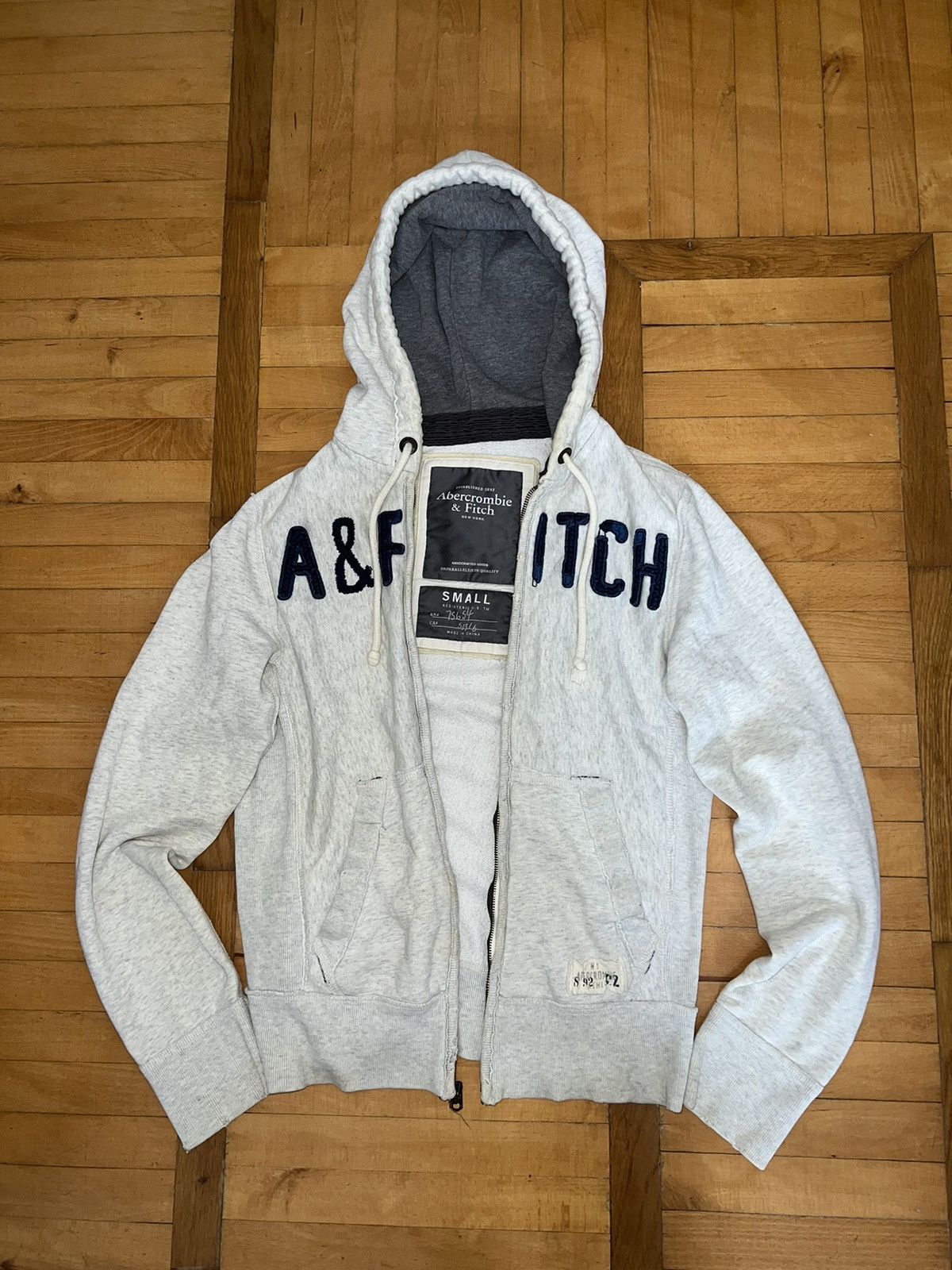 Abercrombie & Fitch × If Six Was Nine × Le Grande Bleu (L.G.B.) Distressed Abercrombie&Fitch Avant Garde zip Hoodie Size US S / EU 44-46 / 1 - 3 Thumbnail