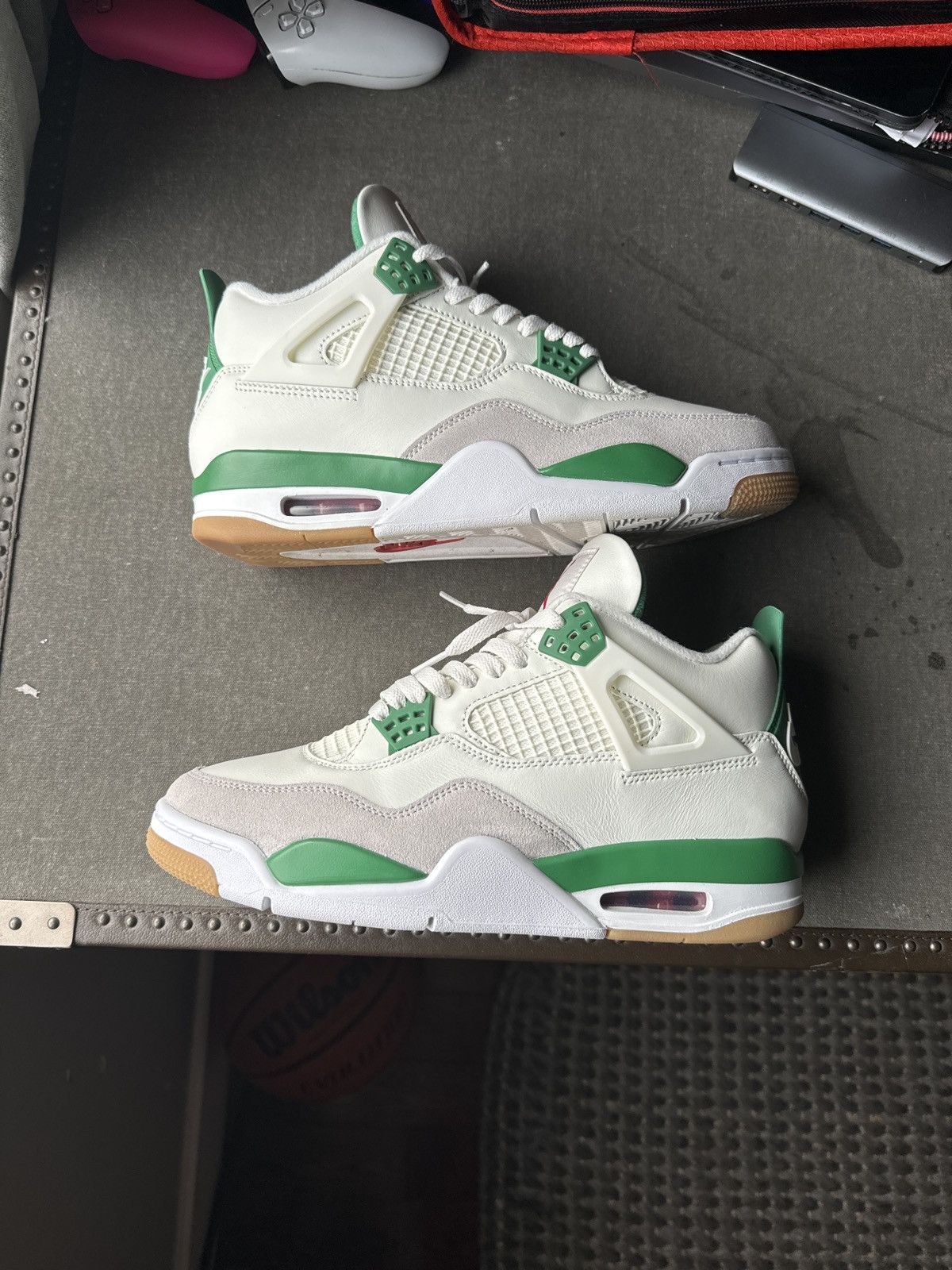 Jordan Brand × Nike Jordan 4 SB Pine Green Size US 9.5 / EU 42-43 - 2 Thumbnail