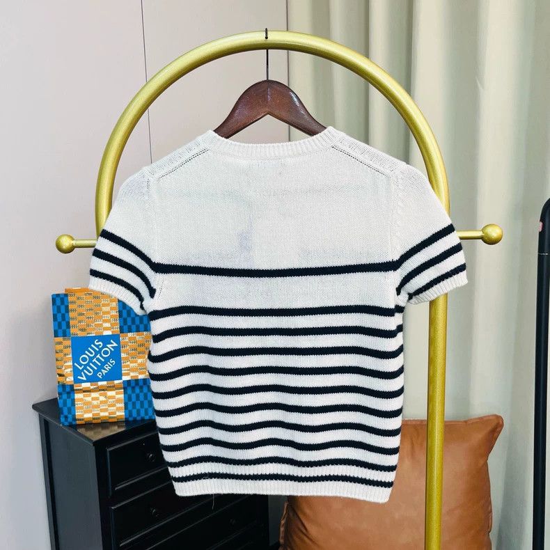 Dior Dior New white lucky star knitted short sleeves Size XS / US 0-2 / IT 36-38 - 2 Thumbnail