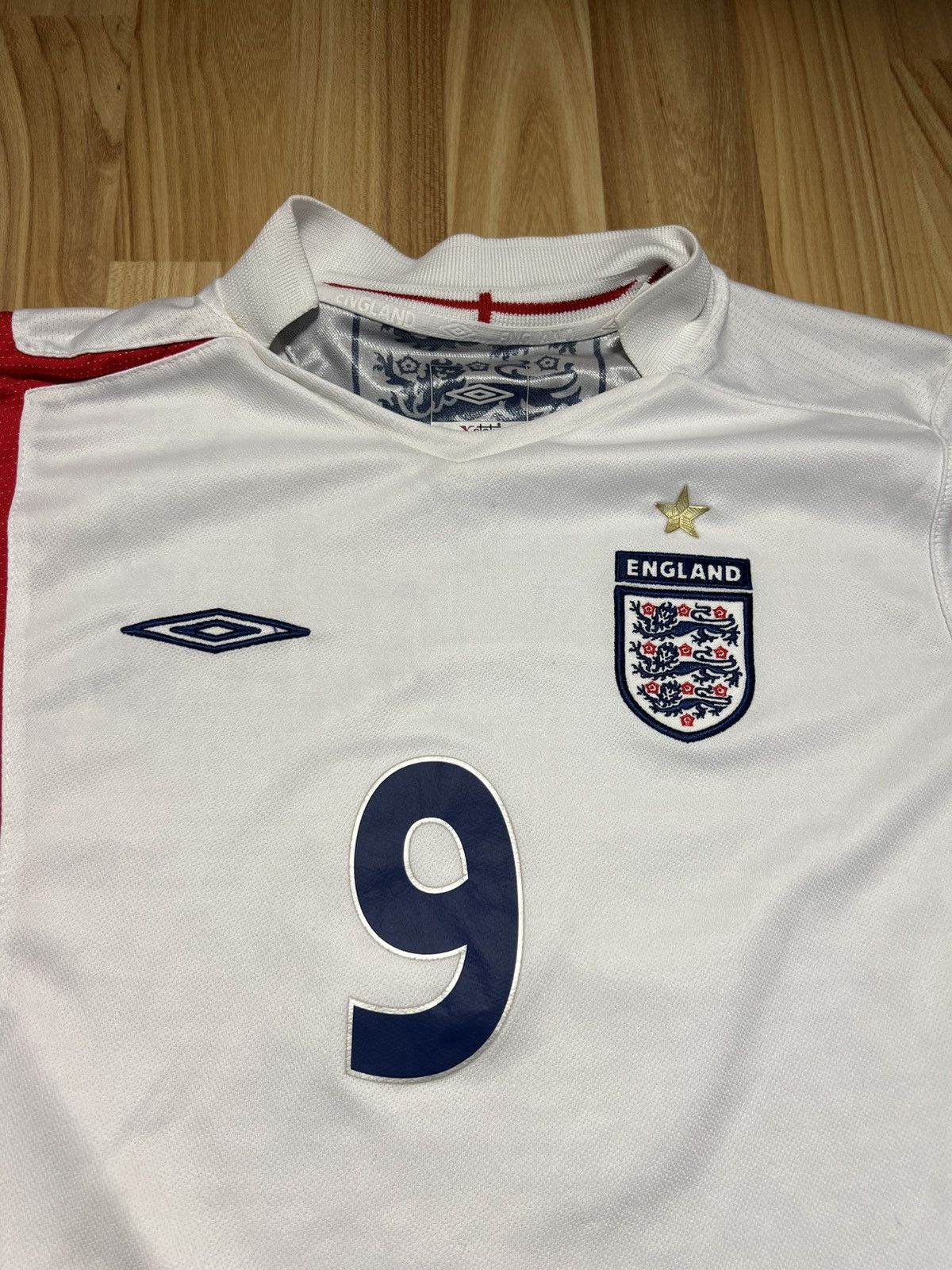 Umbro Team England Wayne ROONEY TURNER 2005- 2007 Size US XL / EU 56 / 4 - 2 Thumbnail