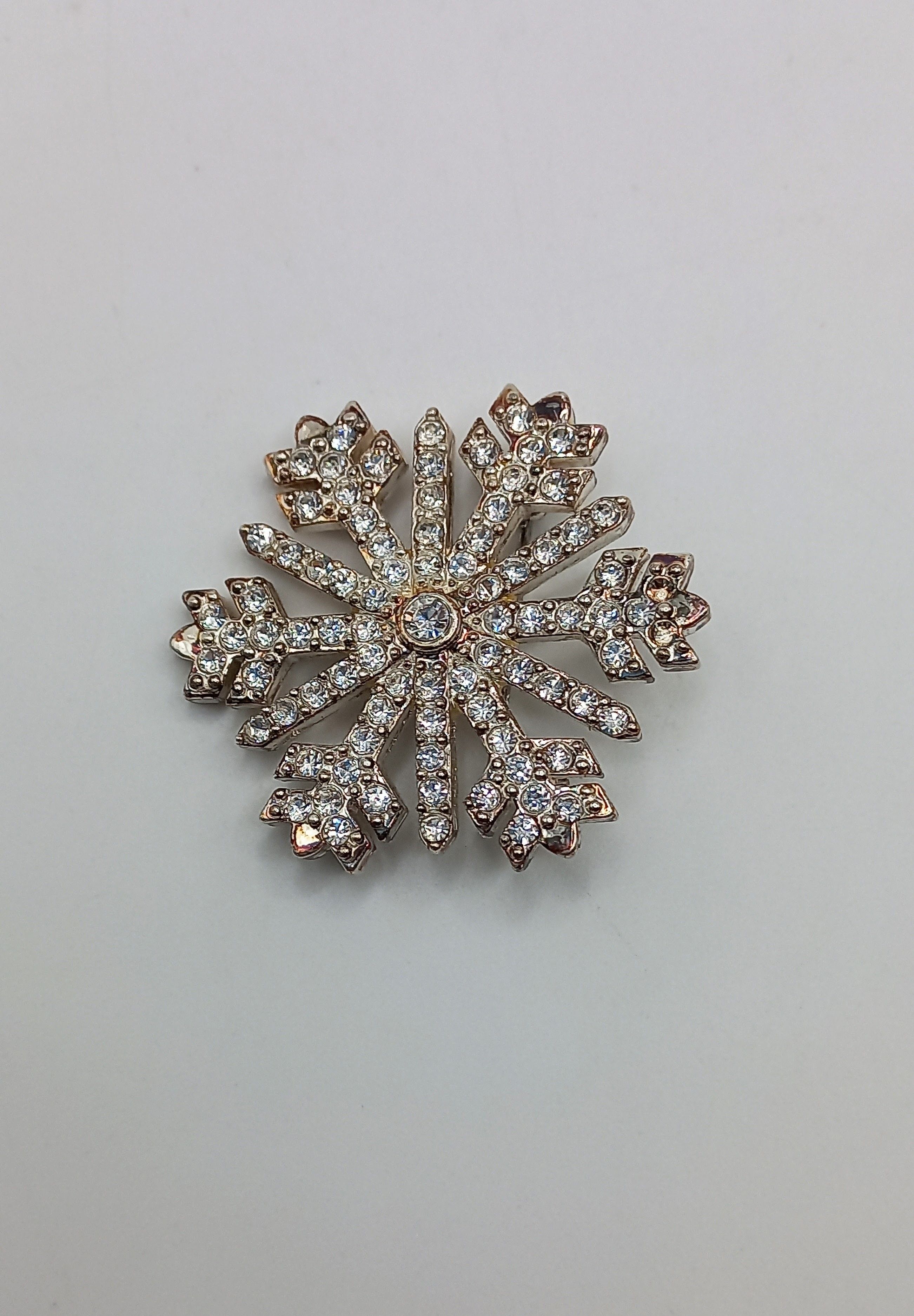 Monet Monet Signed Sparkly Snowflake Brooch Size ONE SIZE - 1 Thumbnail