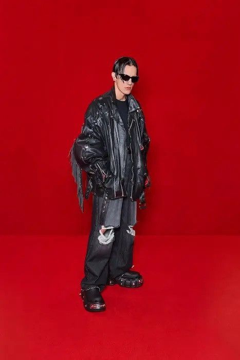 Balenciaga balenciaga skater denim Size US 32 / EU 48 - 2 Thumbnail