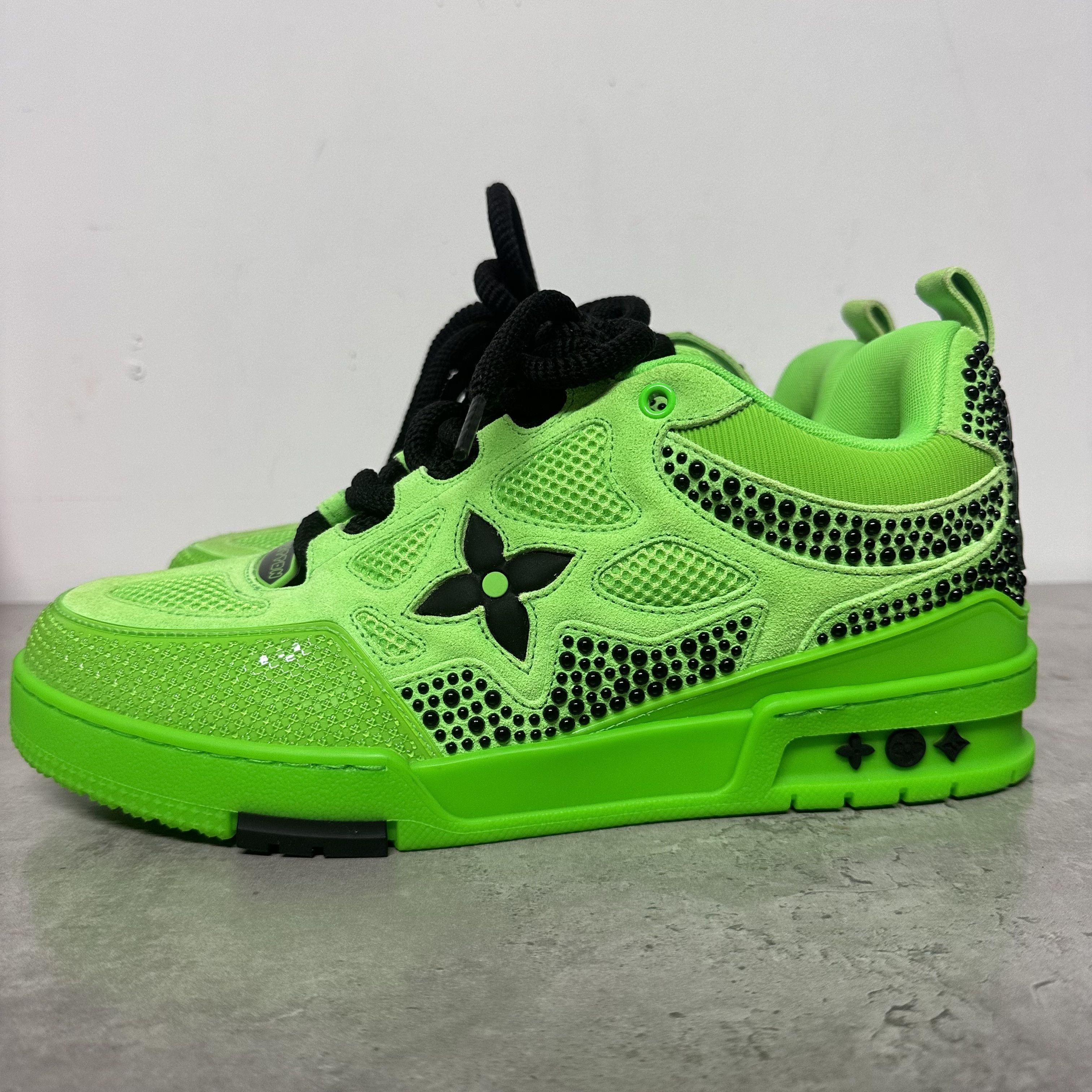 Louis Vuitton Louis Vuitton Skate US9.5 LV Trainer Mens green trainer Size US 9.5 / EU 42-43 - 1 Thumbnail