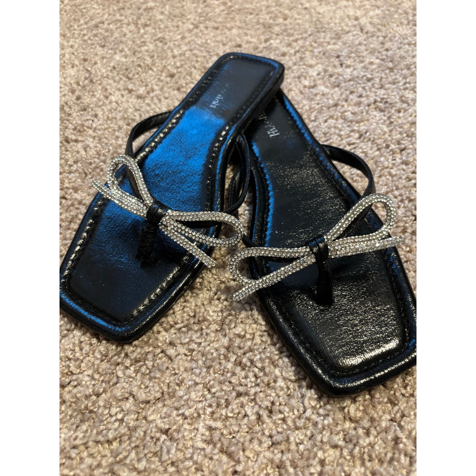 The Unbranded Brand Azarayah Rhinestone Bow Flat Flip Flops Size 8.5 Size US 8.5 / IT 38.5 - 3 Thumbnail