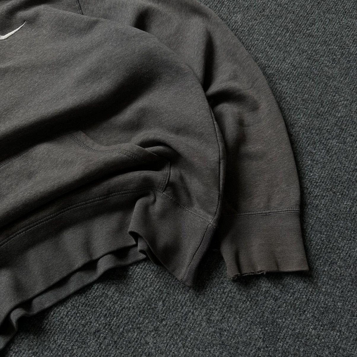 Nike VTG Japanese Style Dark Gray Hoodie Nike Size L Distressed Size US L / EU 52-54 / 3 - 4 Thumbnail