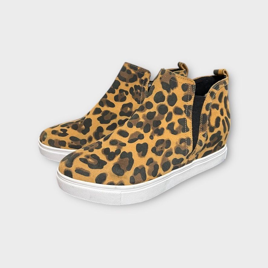 Blondo NEW Waterproof Hidden Wedge Suede Sneaker Boots Leopard 7 NW Size US 7 / IT 37 - 1 Thumbnail