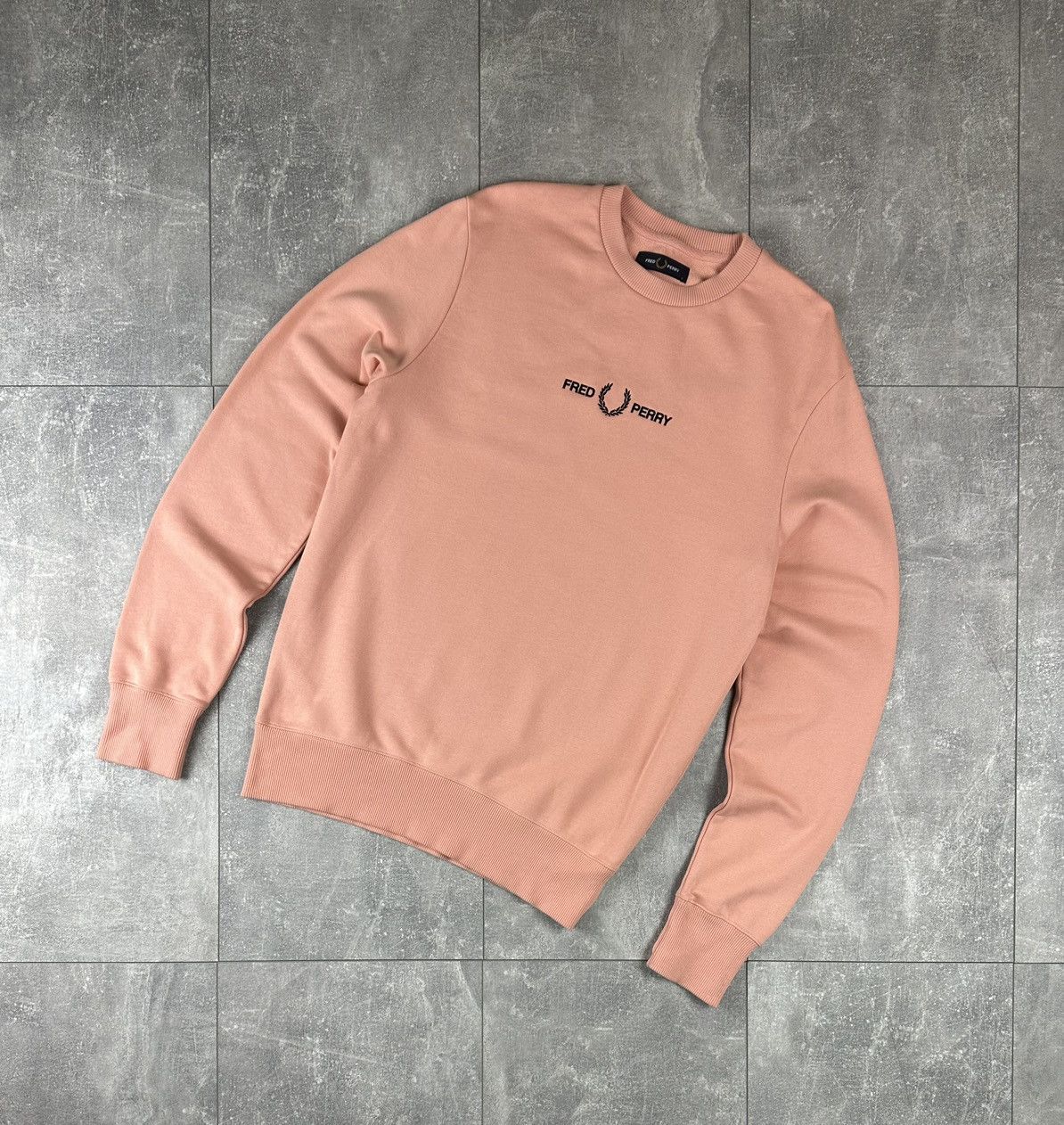 Fred Perry Fred Perry Mens Centre Logo Pink Sweatshirt Size US S / EU 44-46 / 1 - 1 Thumbnail