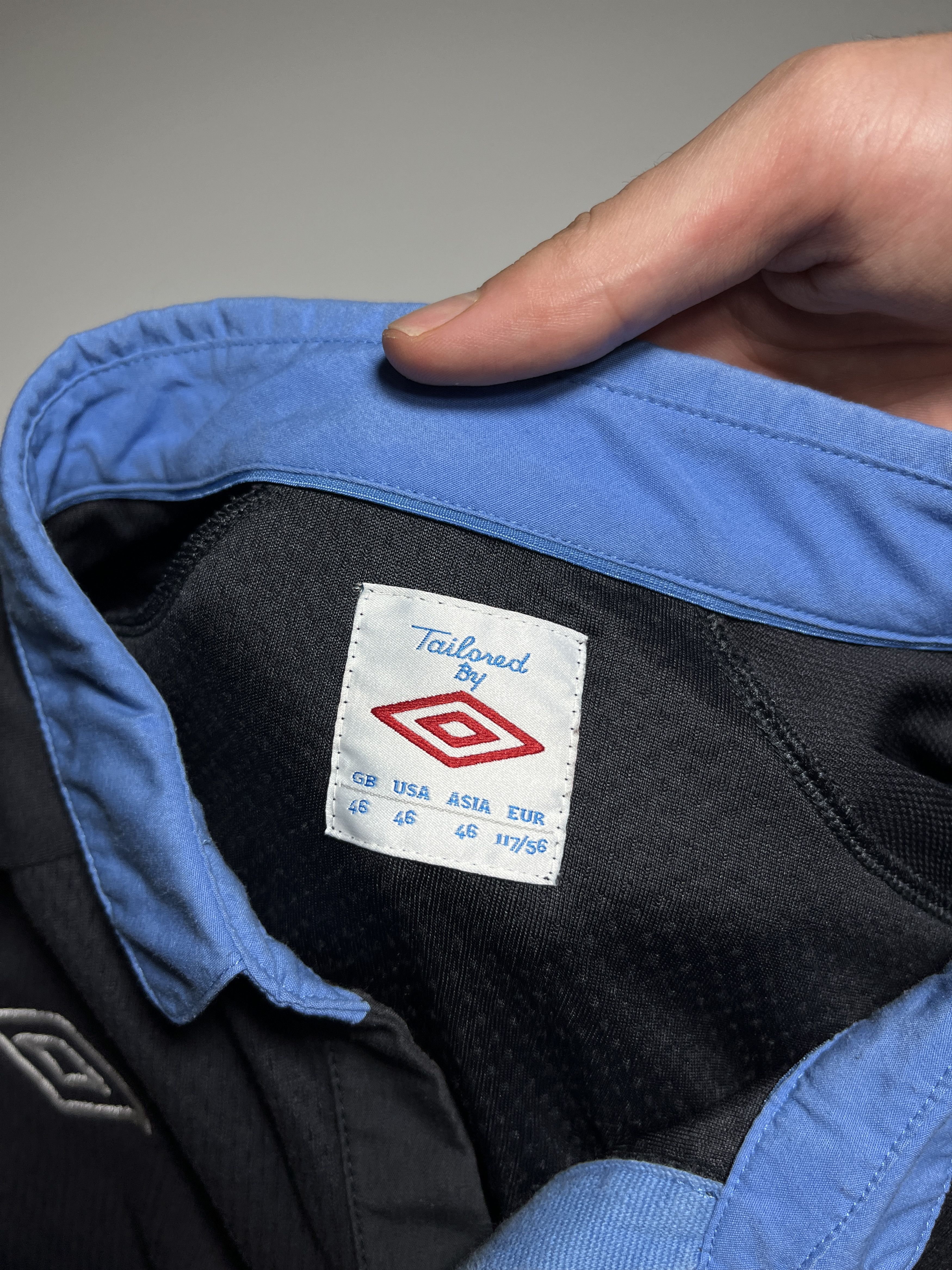 Umbro Umbro England National Team 2011-2013 Away Football Jersey Size US XL / EU 56 / 4 - 9 Thumbnail