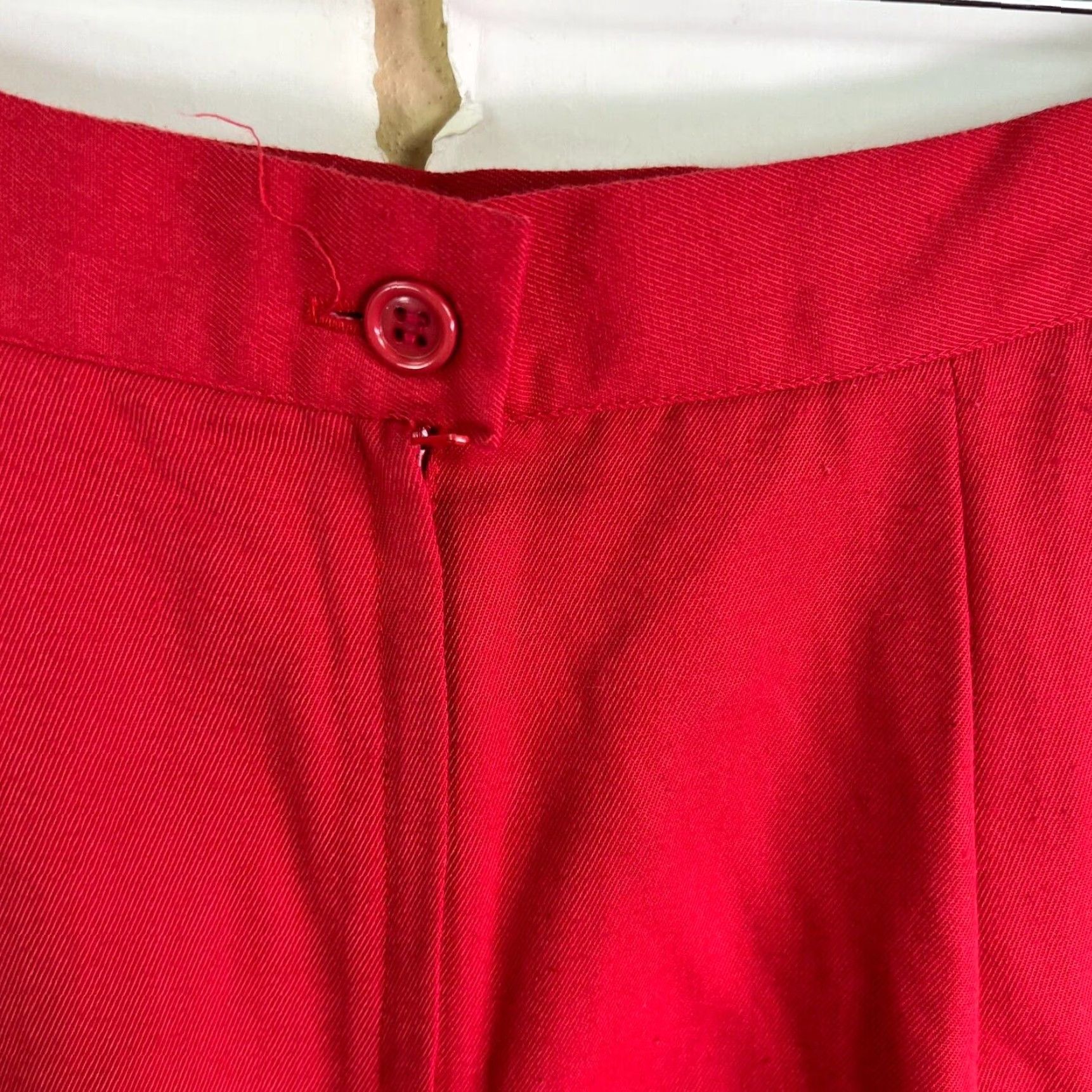 Vintage VINTAGE Fundamental Things Skirt Womens Size 10 A-Line Midi Pockets Red 26X26 80s 90s Pol yester Rayon Zip High Rise - (Machine Washable) Size 32" / US 10 / IT 46 - 4 Thumbnail