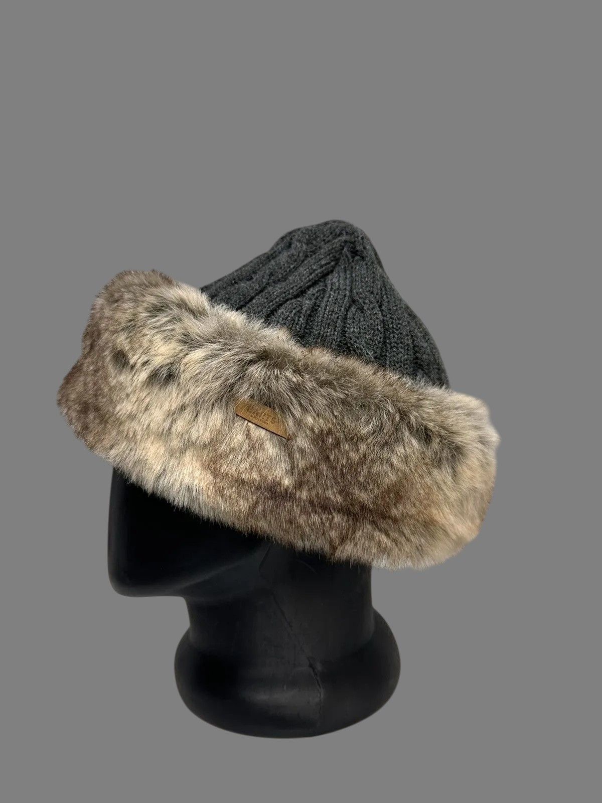 If Six Was Nine Vintage Barts Gray Knit Hat with Fur Trim Y2K One Size Size ONE SIZE - 1 Thumbnail