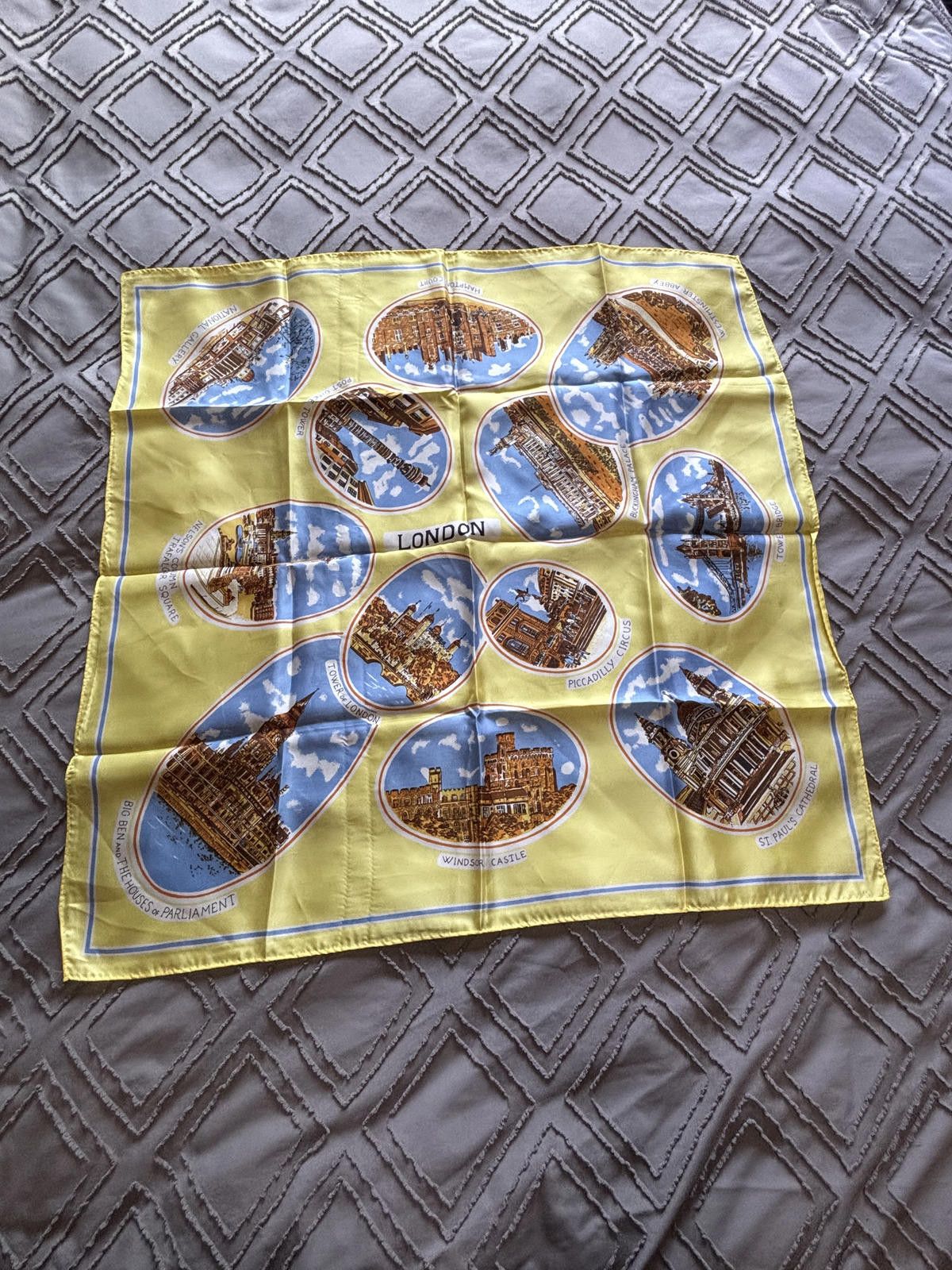 Vintage Vintage London Souvenir Silk Scarf Size ONE SIZE - 1 Thumbnail