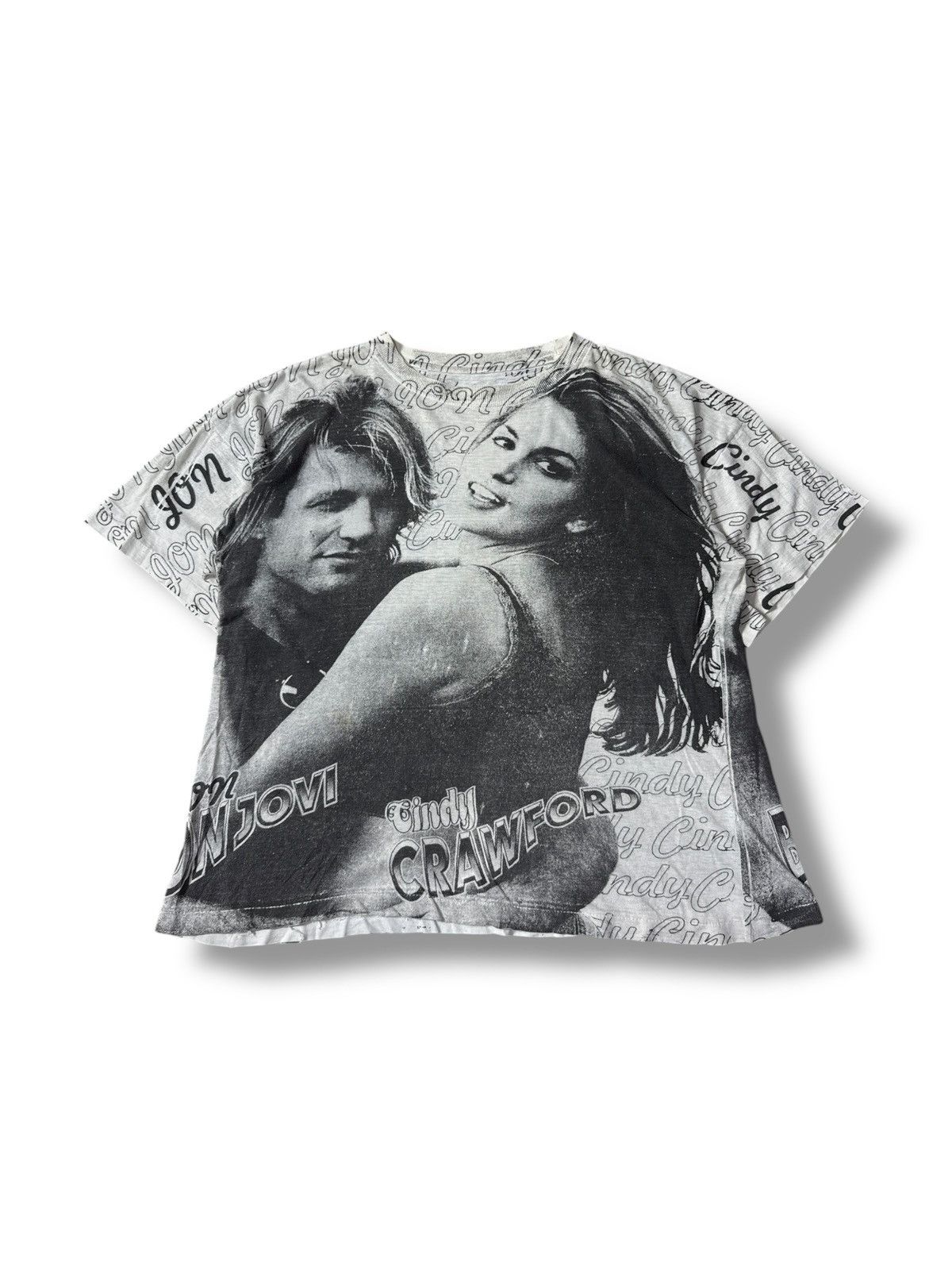 Band Tees × Folk × Vintage *RARE* BON JOVI X CINDY CRAWFORD AOP VINTAGE 90s MUSIC Size US XL / EU 56 / 4 - 1 Thumbnail