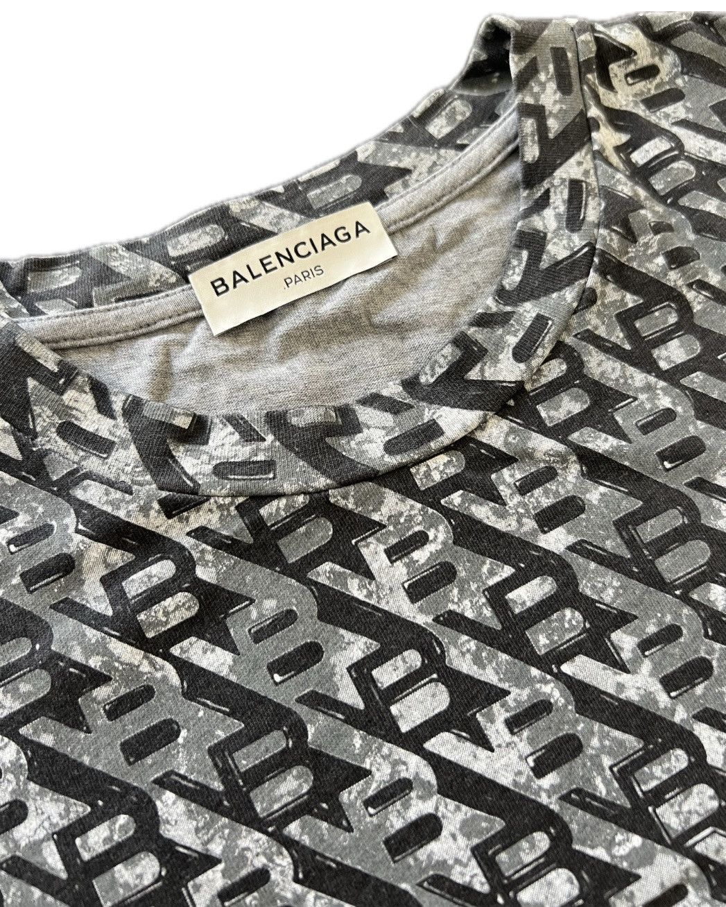 Balenciaga Balenciaga Printed T-Shirt Size L / 52. Size US L / EU 52-54 / 3 - 3 Thumbnail