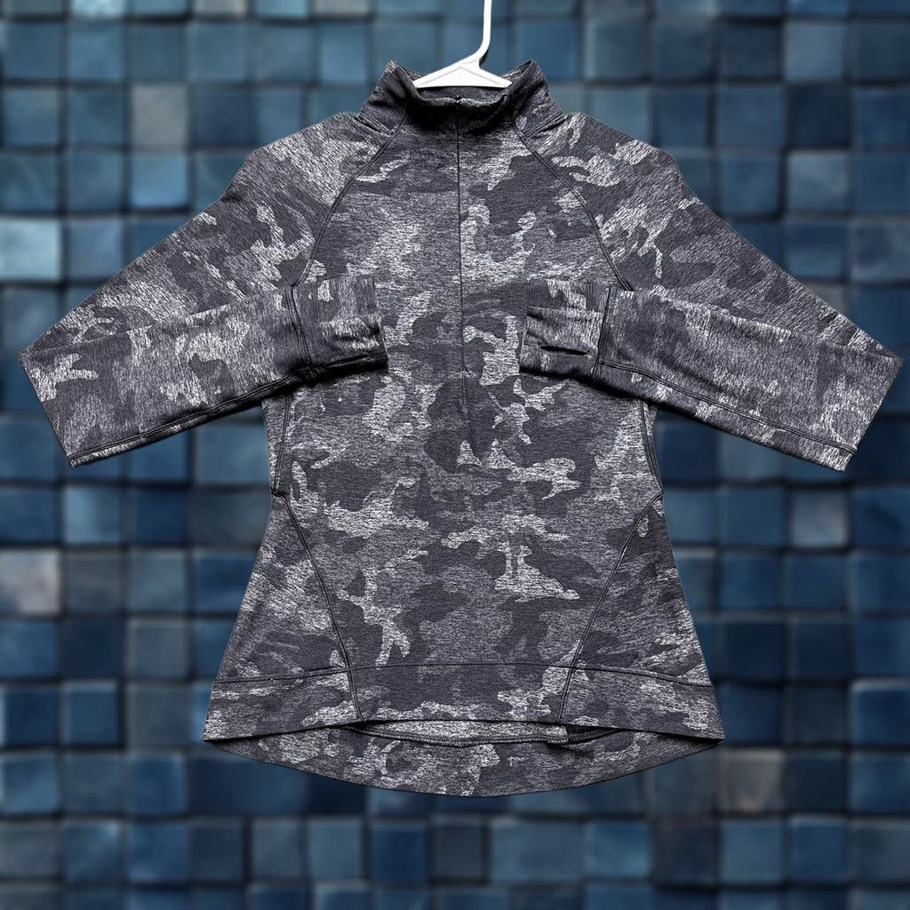 Lululemon Lululemon Outrun The Elements Top Womens Size 6 Gray Incognito Camo HTR Black Size M / US 6-8 / IT 42-44 - 1 Thumbnail