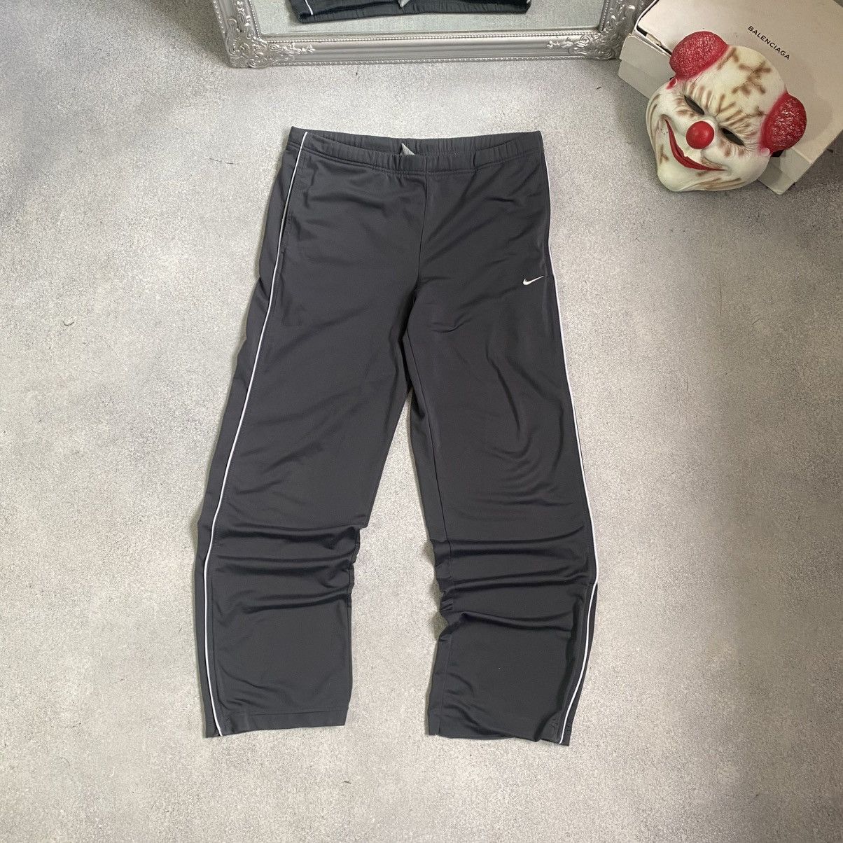 Nike Vintage Y2K Nike Sweatpants Baggy Size US 32 / EU 48 - 1 Thumbnail
