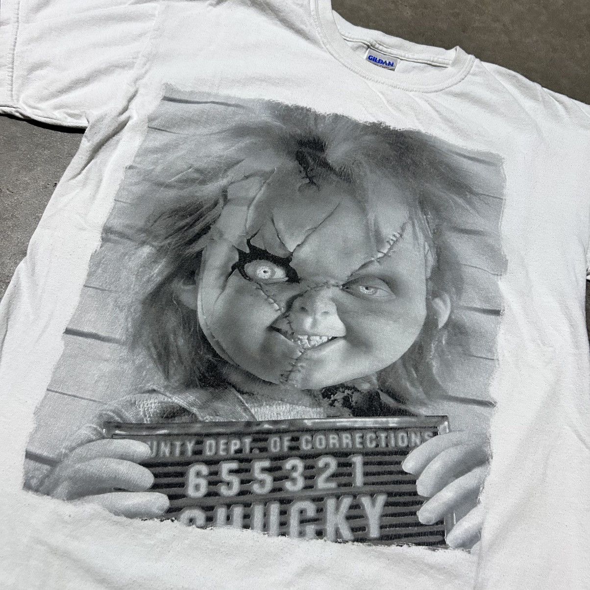 Gildan Vintage chucky mugshot tee shirt Size US M / EU 48-50 / 2 - 4 Thumbnail