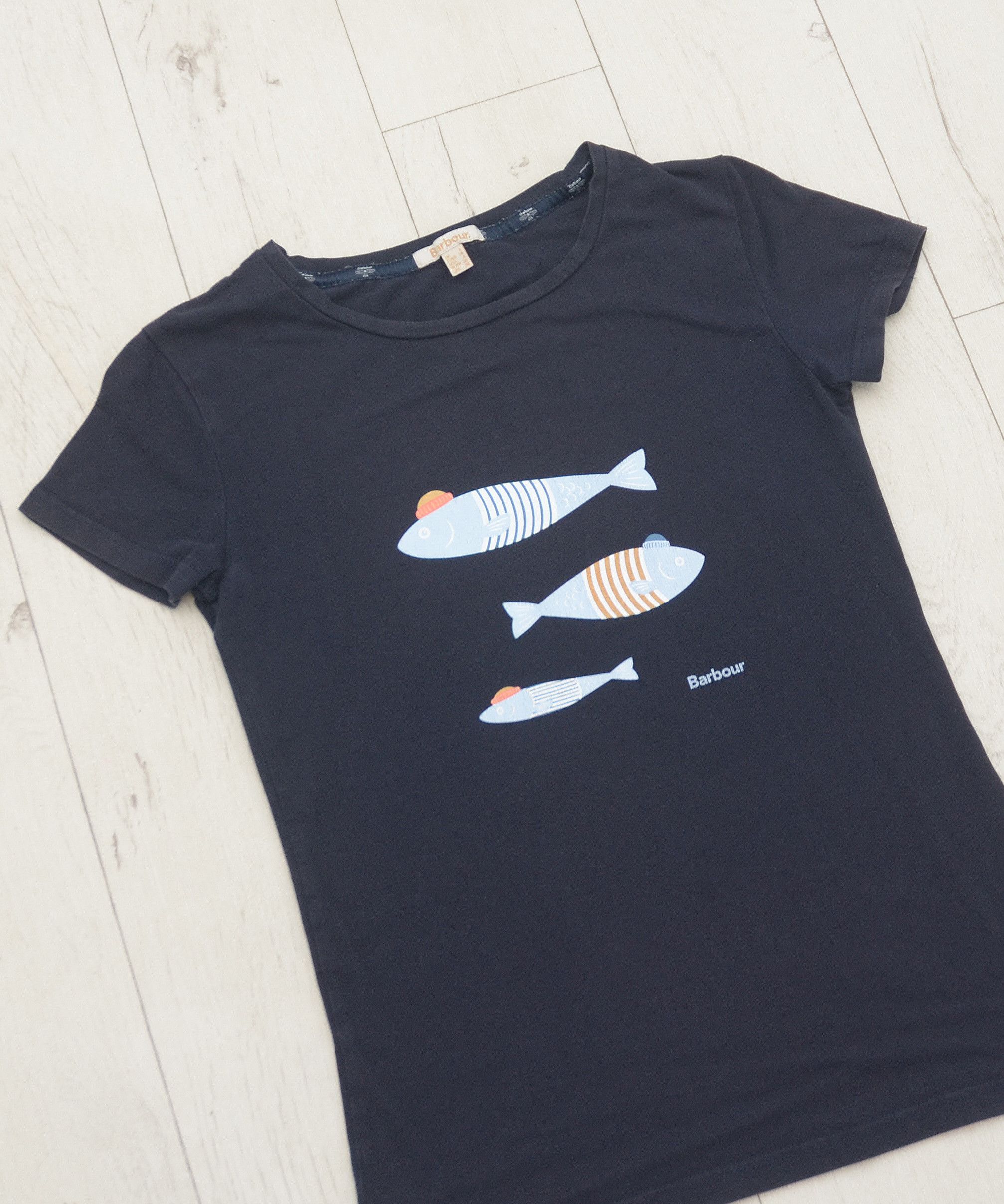 Barbour 🦅T-Shirt Barbour Seaward Fish Tee Hunter Y2K Size S / US 4 / IT 40 - 2 Thumbnail