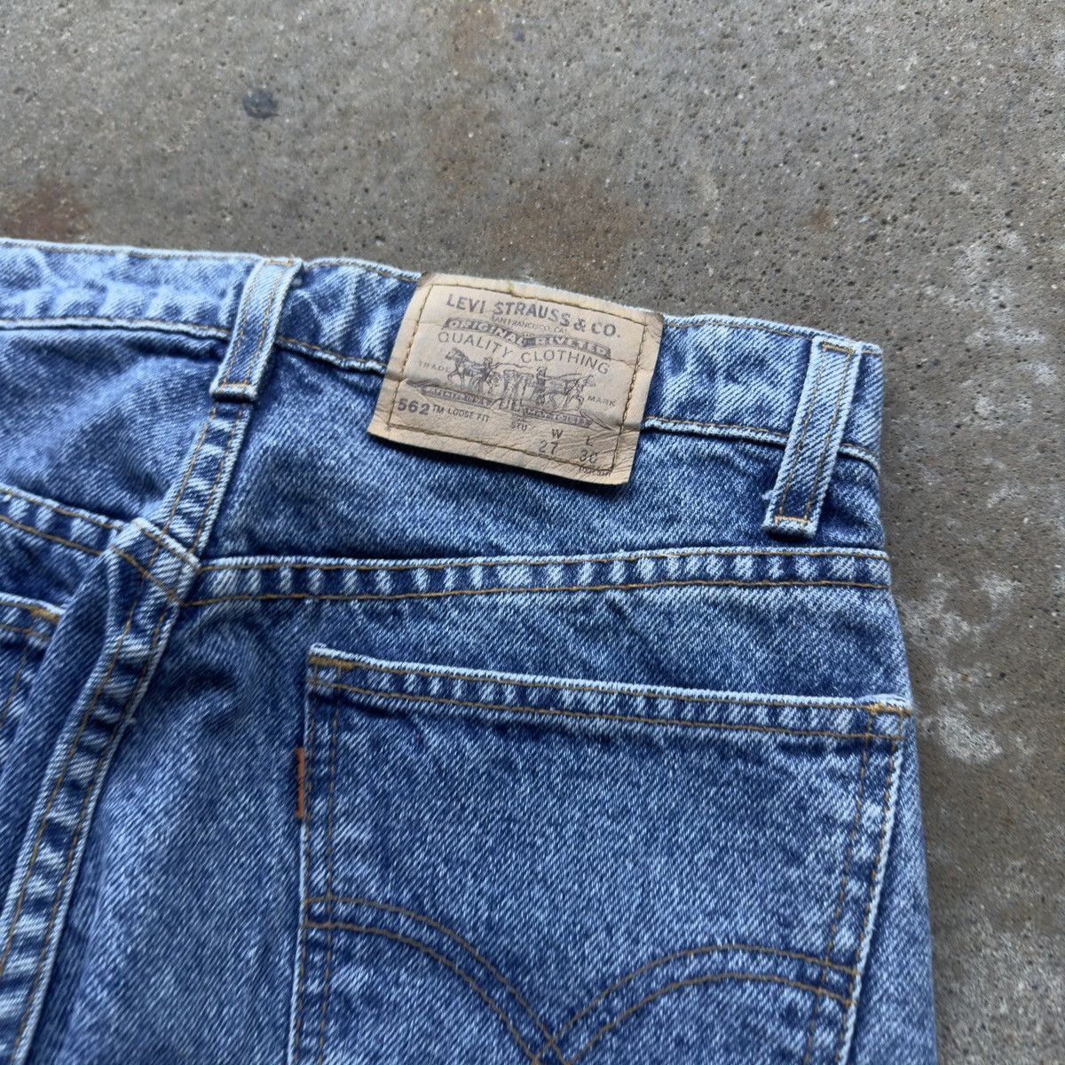 Vintage Levi's 562 Baggy Wide Denim Skater Jeans ERD Grunge Chrome Size US 27 - 7 Thumbnail