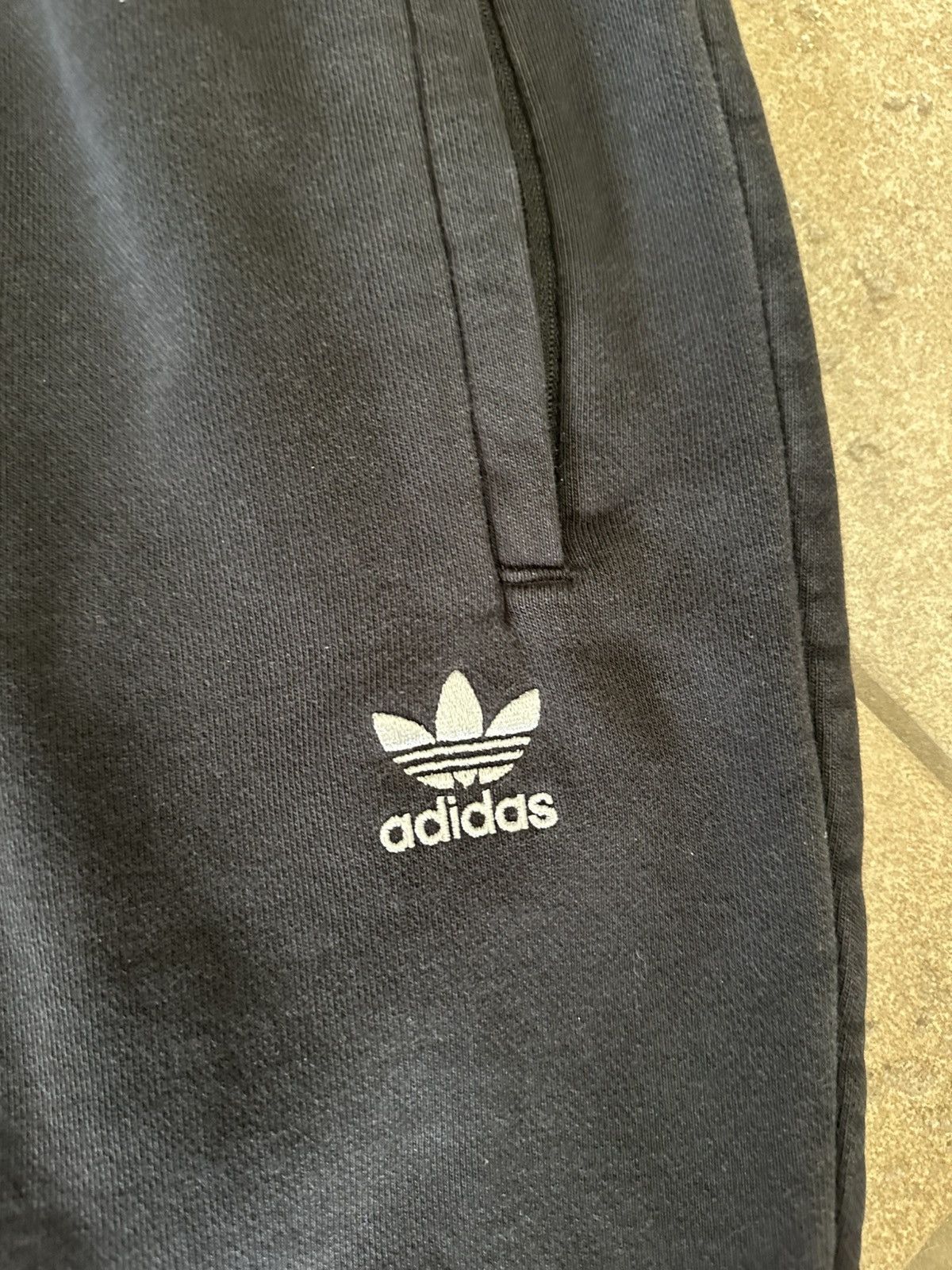 Adidas Black Adidas Joggers Size US 27 - 2 Thumbnail