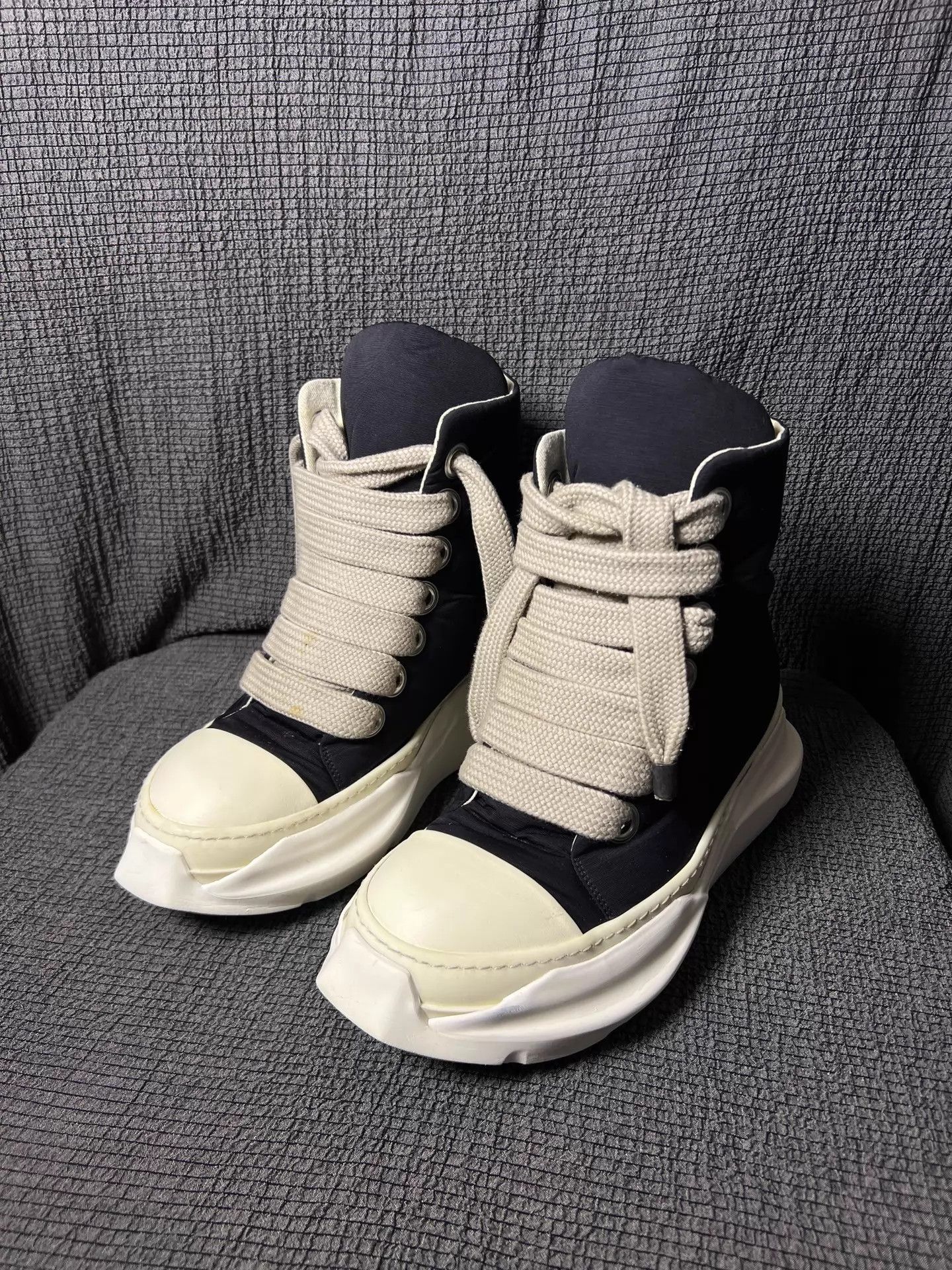 Rick Owens Rick Owens 24FW Thick Laces Tank Sole Padded High Top 43 Size US 10 / EU 43 - 1 Thumbnail