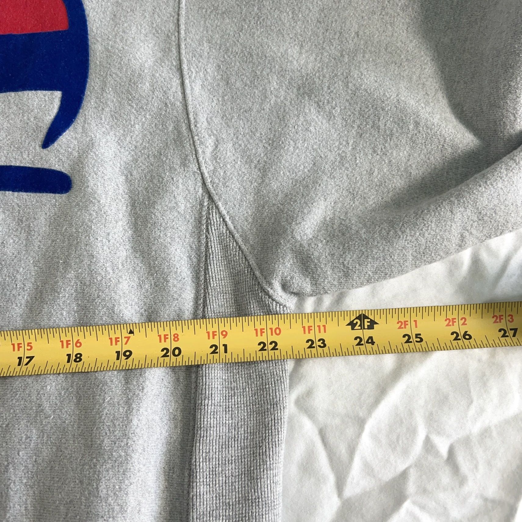 Champion VTG 90s Champion Reverse Weave Spellout Crewneck Gray Sweatshirt Men's Size M Size US M / EU 48-50 / 2 - 7 Thumbnail