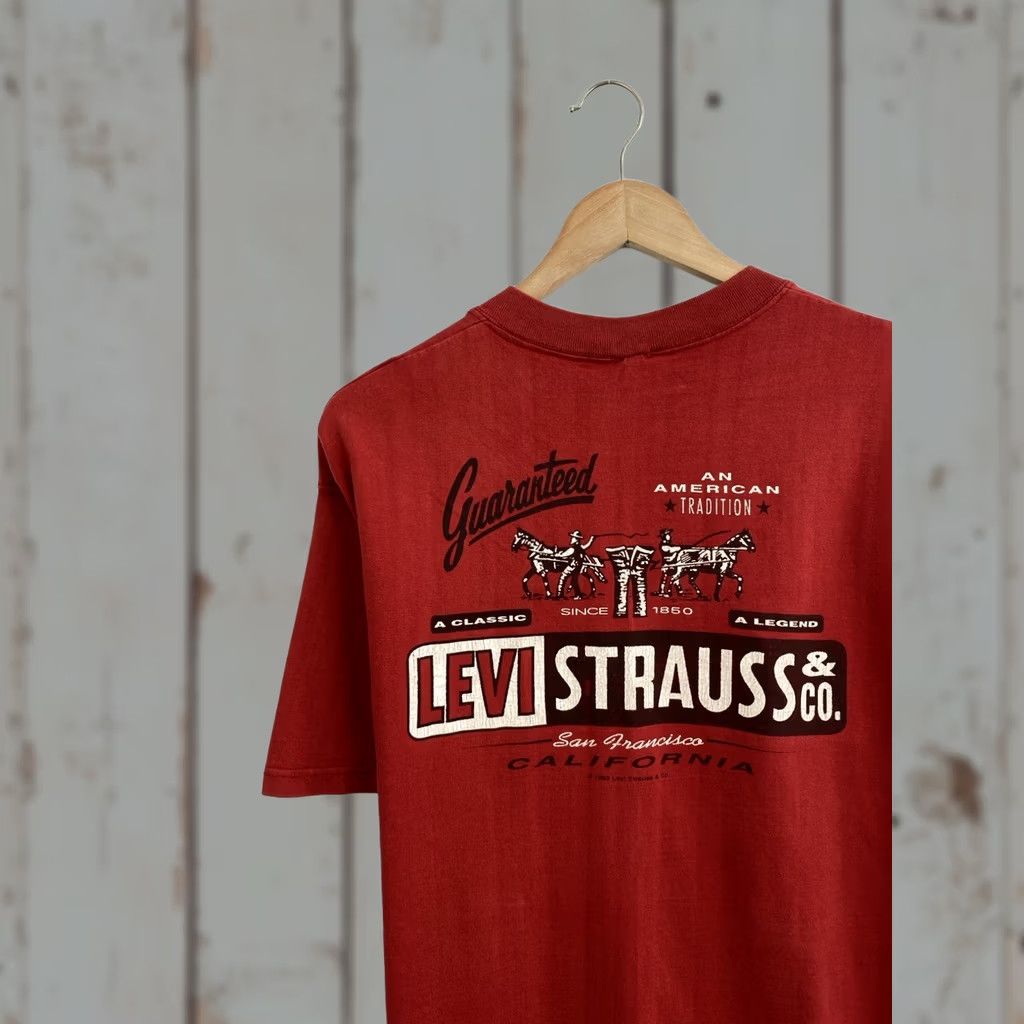 Levi's Vintage 1993 Levi'S black Shirt rare retro Y2K, M size red, 56cm x 77cm, two holes in photo, Size US M / EU 48-50 / 2 - 1 Thumbnail