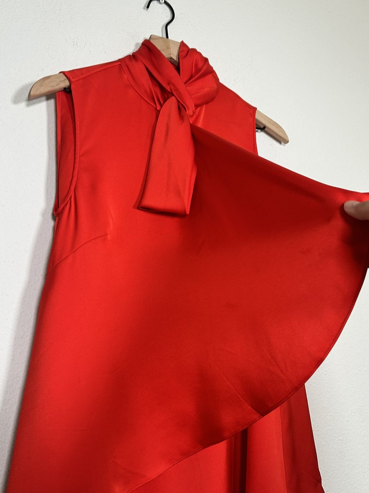 Alexander McQueen SS18 Satin Scalloped Drape Top Size M / US 6-8 / IT 42-44 - 4 Thumbnail