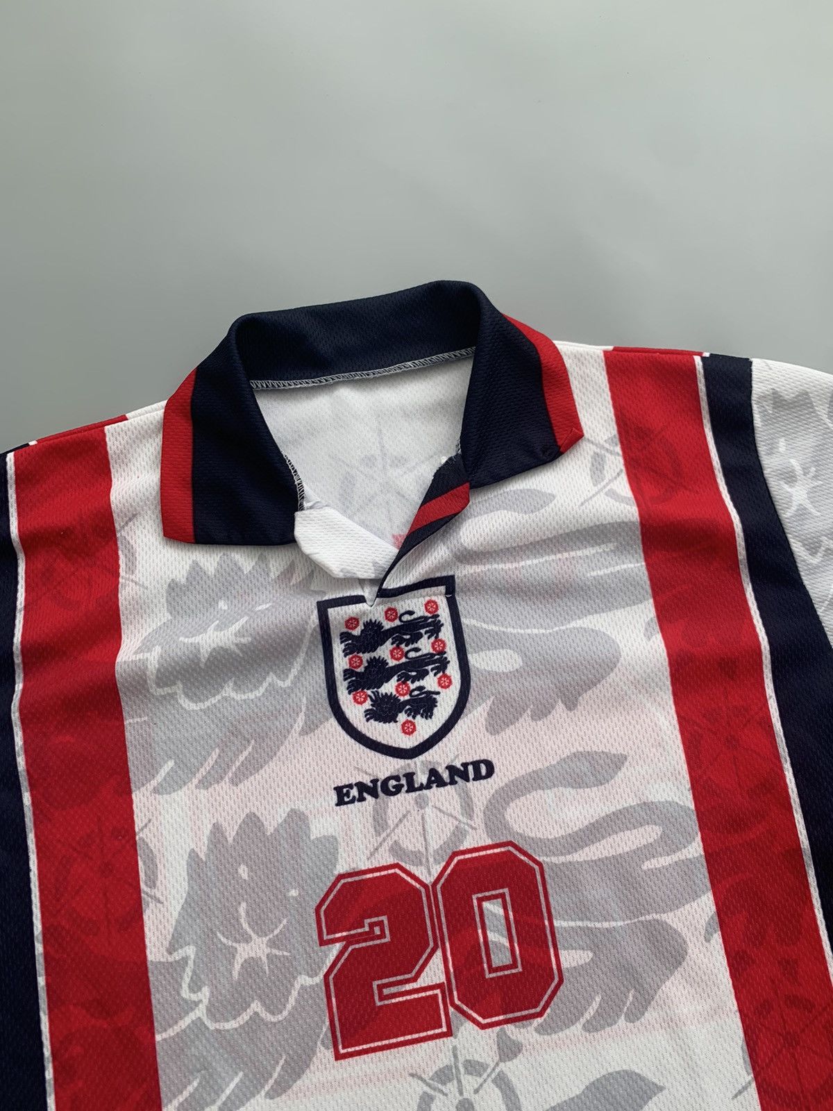 Vintage Vintage England Owen 20 Soccer Jersey Replica Football Shirt Size US M / EU 48-50 / 2 - 7 Thumbnail