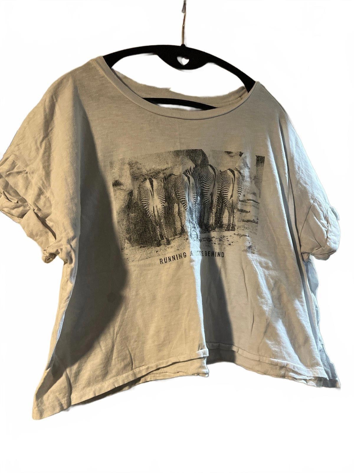 American Eagle Outfitters Casual Graphic Tee - Running with Zebras Size M / US 6-8 / IT 42-44 - 1 Thumbnail