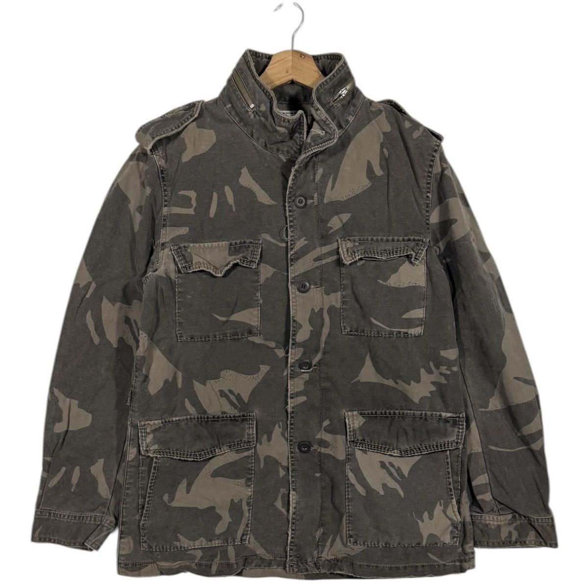 Vintage Vintage jacket army design camo Size US L / EU 52-54 / 3 - 1 Thumbnail