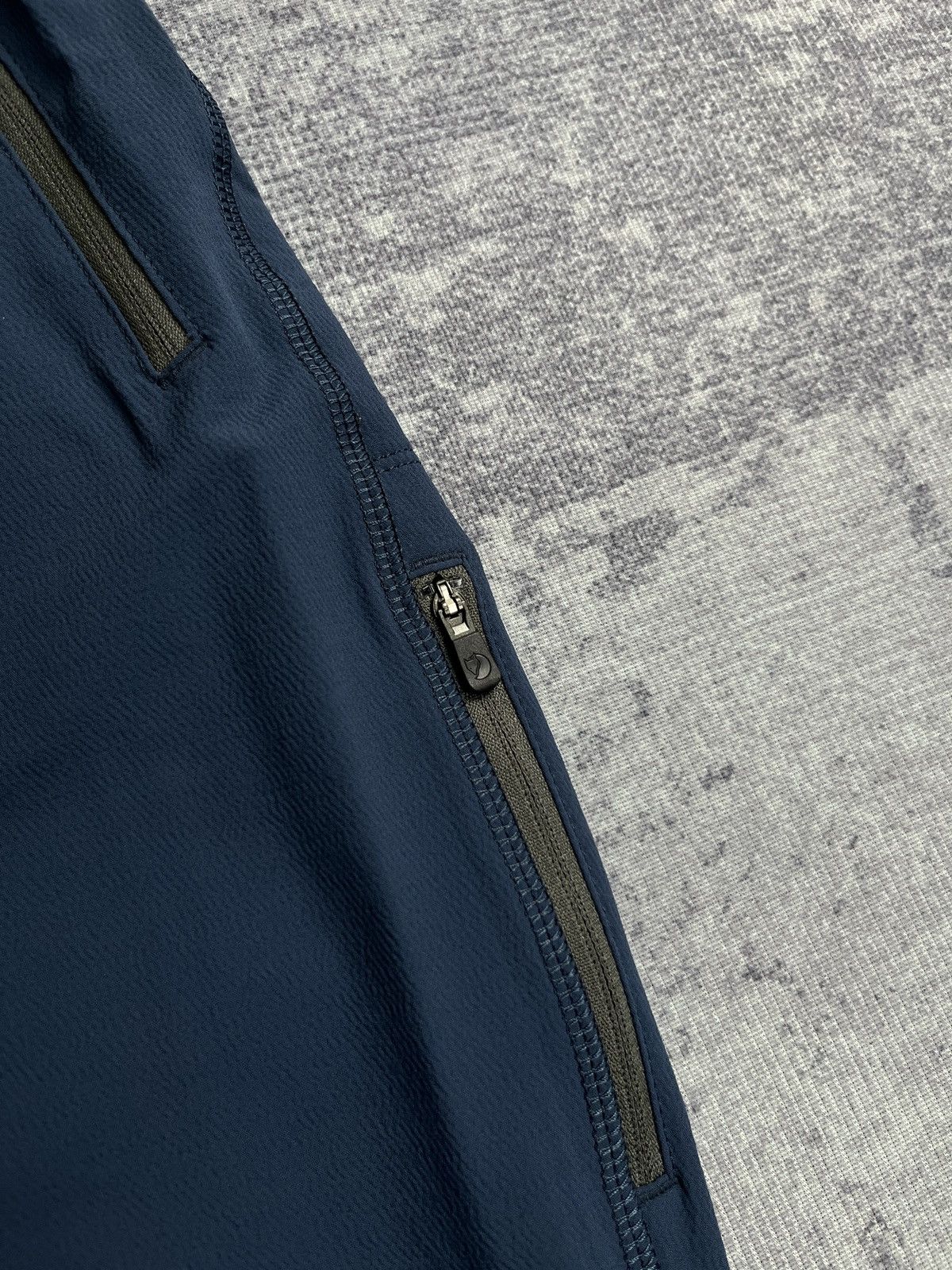 Fjallraven FJALLRAVEN BERGTAGEN TROUSER PANTS Size US 27 - 5 Thumbnail