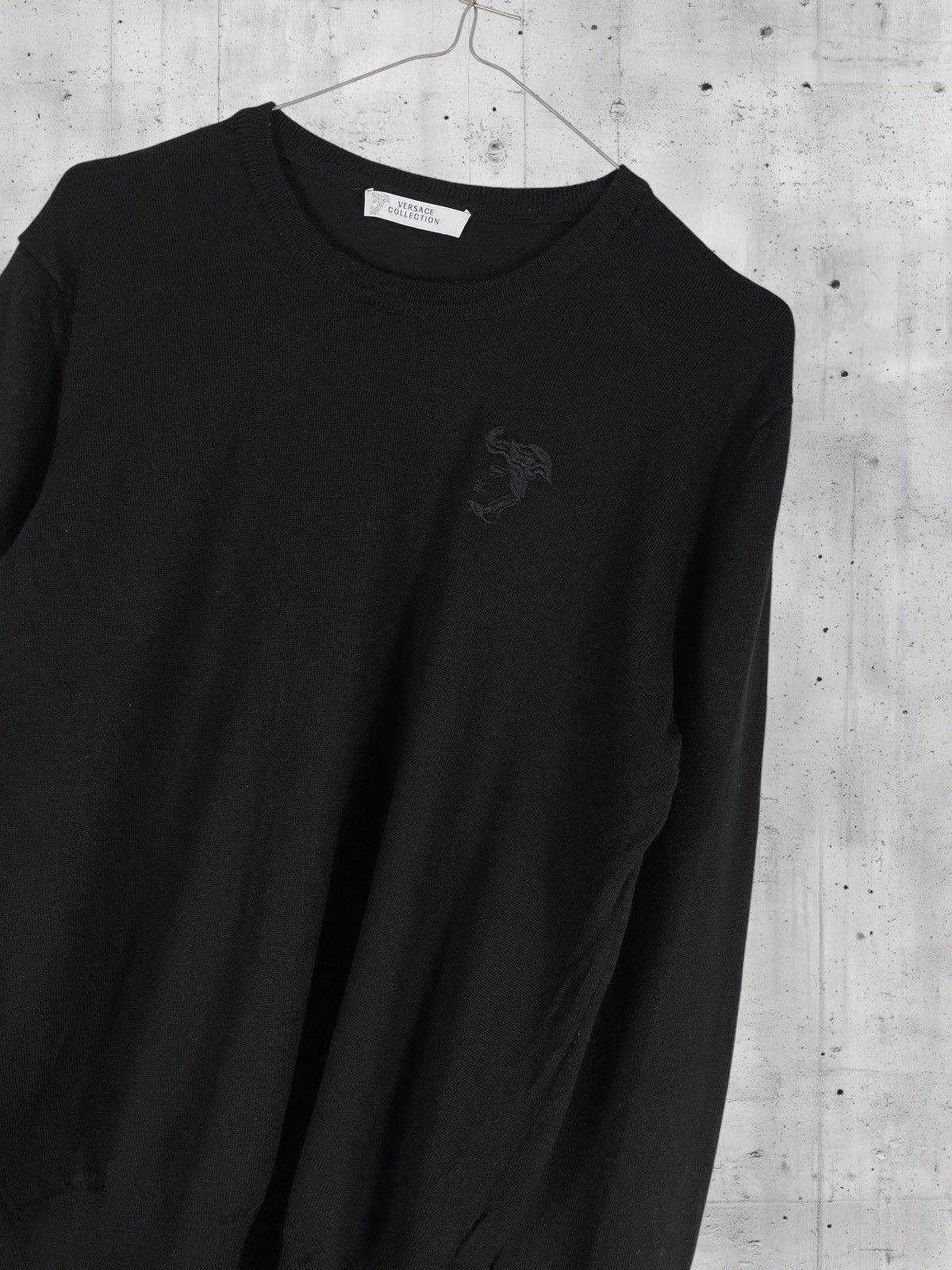 Vintage RARE Gianni Versace Medusa Logo Black Knit Sweater Size US XL / EU 56 / 4 - 1 Thumbnail
