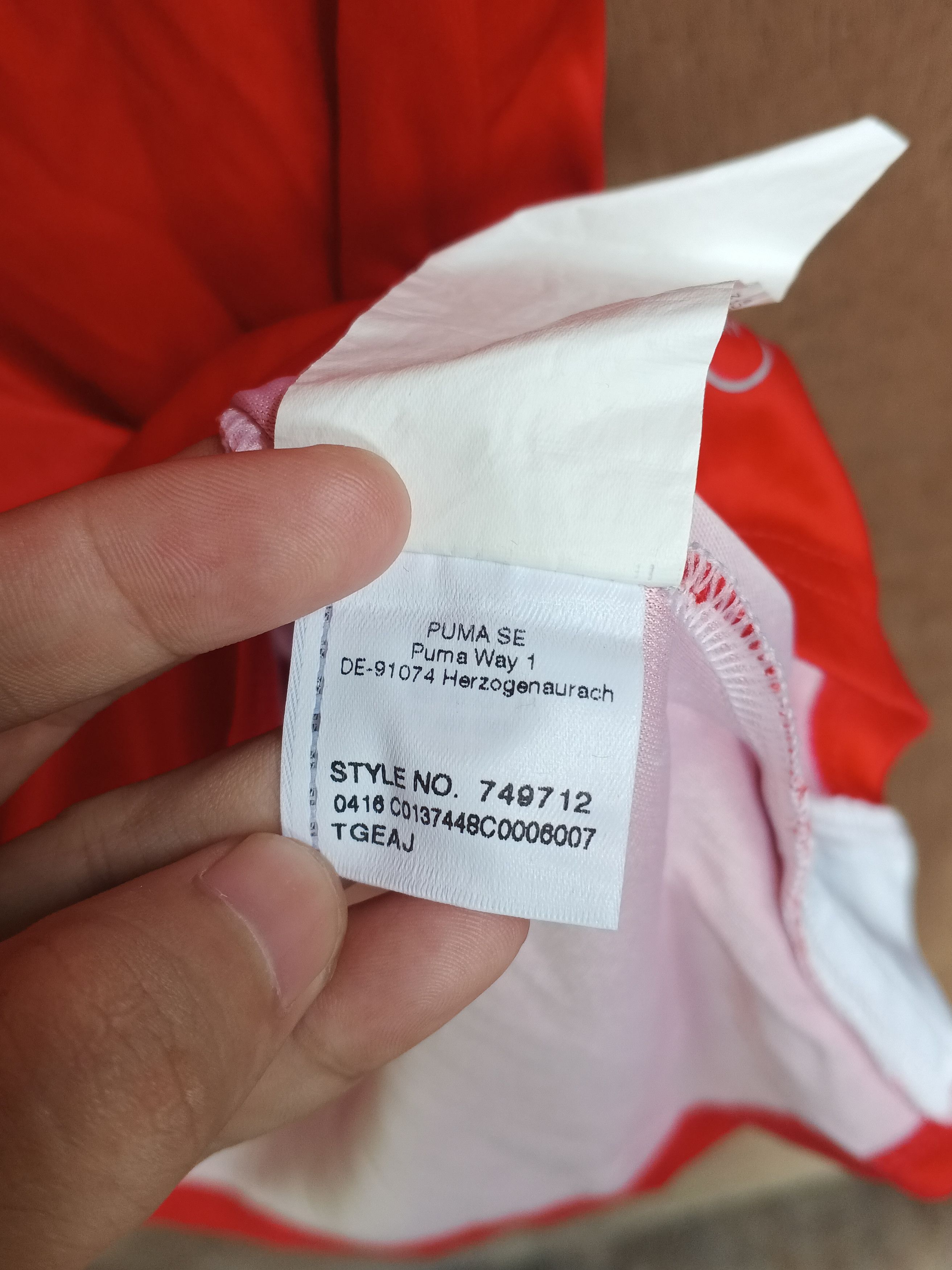 Puma 2016-17 Arsenal Home Shirt Xhaka Football Jersey Size US L / EU 52-54 / 3 - 6 Thumbnail