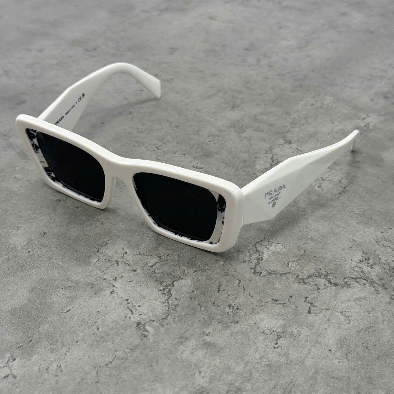 Prada PRADA 02V_5S0 Sunglasses WHITE Size ONE SIZE - 1 Thumbnail
