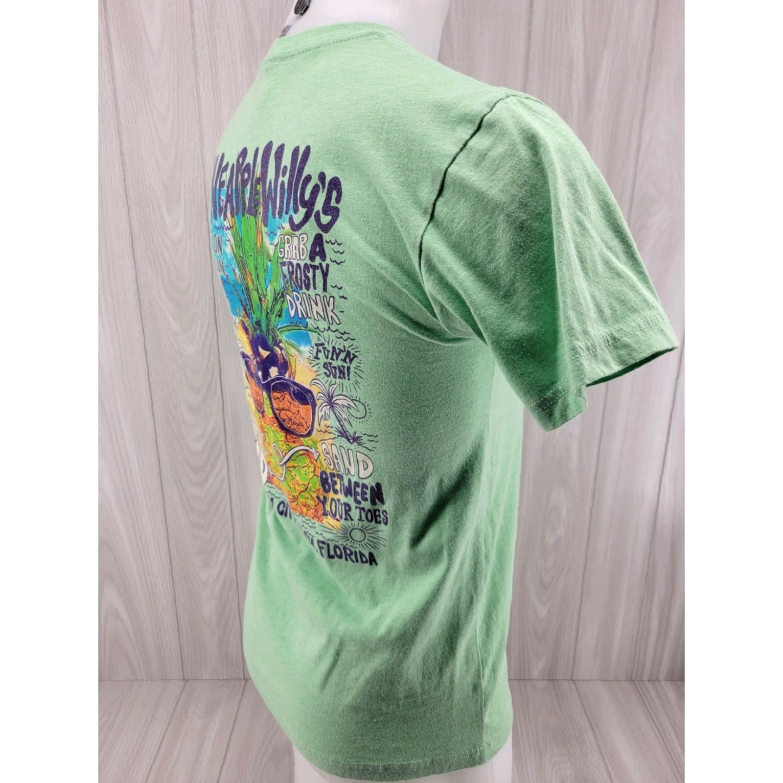 Next Level PINEAPPLE WILLYS T SHIRT TEE GREEN PANAMA CITY BEACH FL FLORIDA MENS SIZE Small Size US S / EU 44-46 / 1 - 7 Thumbnail