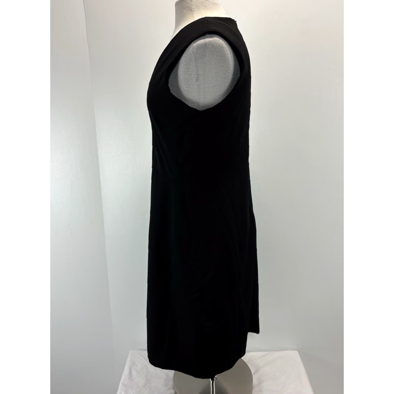 M.M.LaFleur MM Lafleur Black Sheath Dress Women’s 12 Sleeveless Classic Stretch Career Midi V-Neck Zip Dress Size XL / US 12-14 / IT 48-50 - 2 Thumbnail