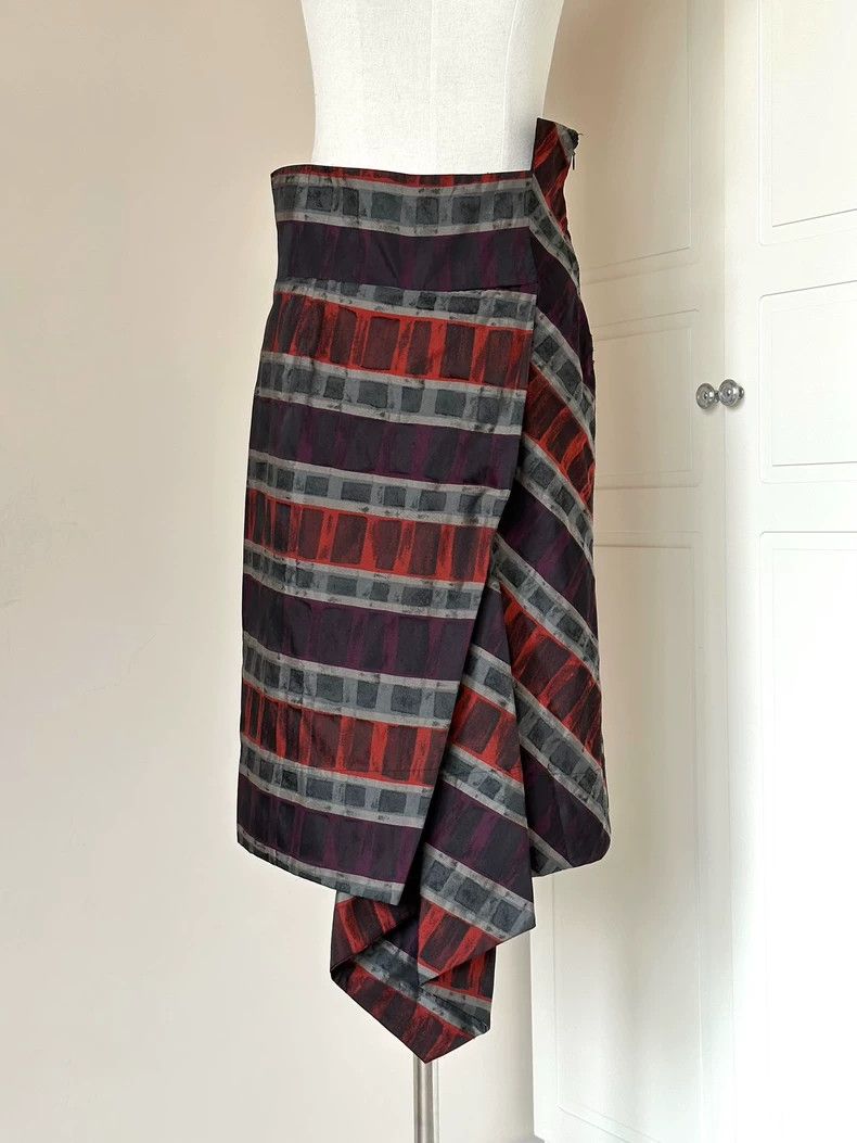 Vivienne Westwood Vivienne Westwood A half-length dress with irregular satin Size 26" / US 2 / IT 38 - 1 Thumbnail