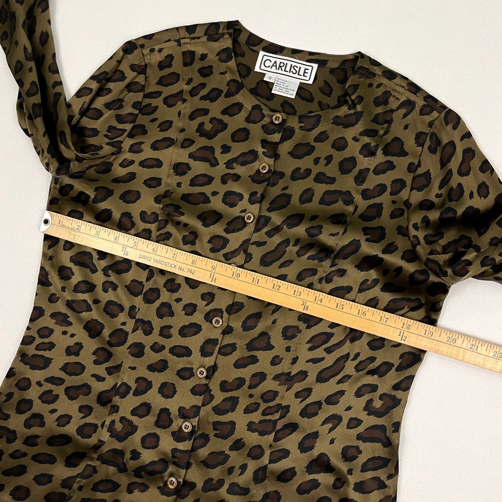 Vintage VINTAGE Carlisle Blouse Women Size 8 Silk Brown Leopard Animal Print Crew Neck Button Casual Workwear Womens Size M / US 6-8 / IT 42-44 - 4 Thumbnail