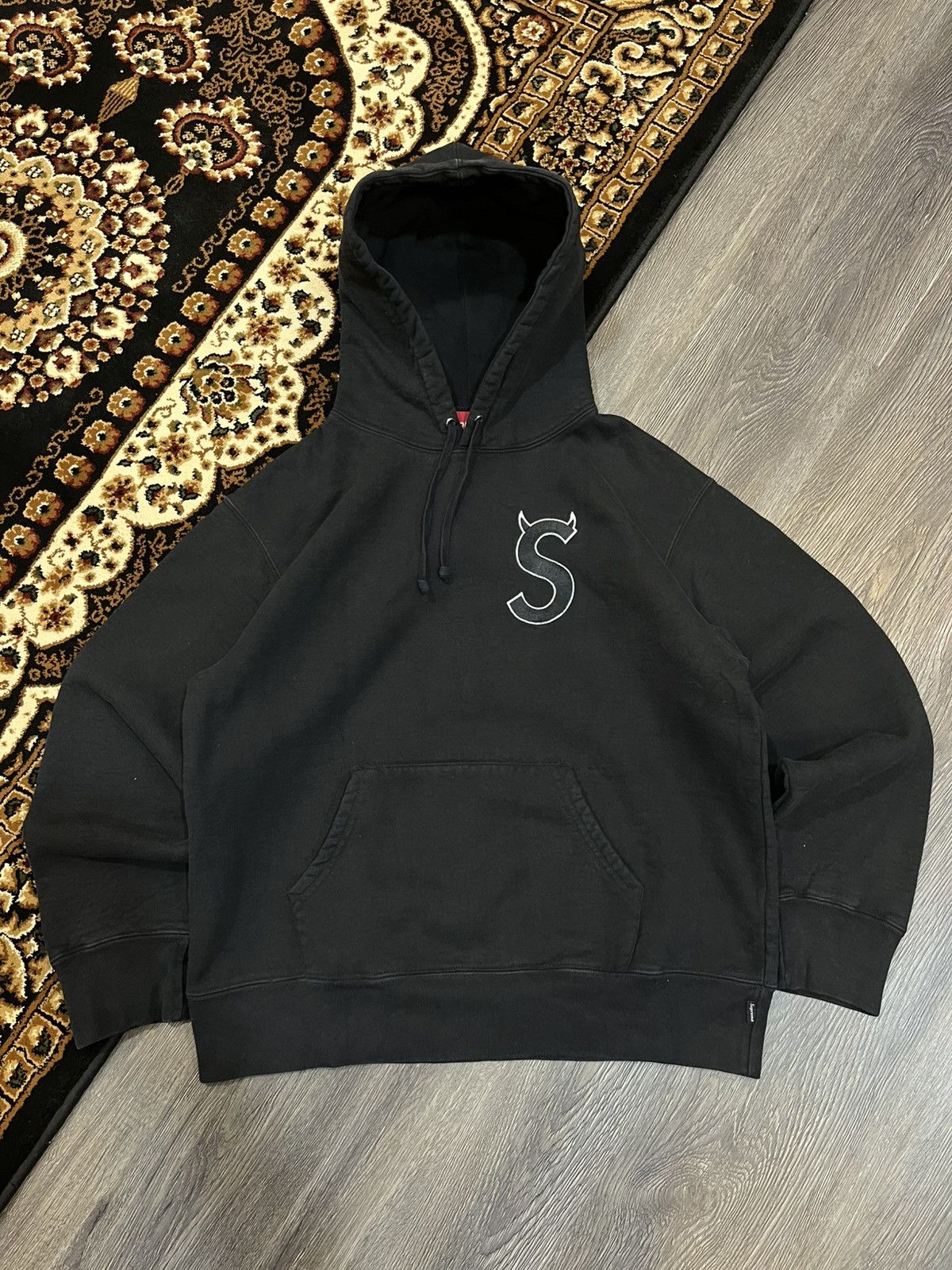 Supreme Supreme Logo S Devil FW22 Size US S / EU 44-46 / 1 - 1 Thumbnail