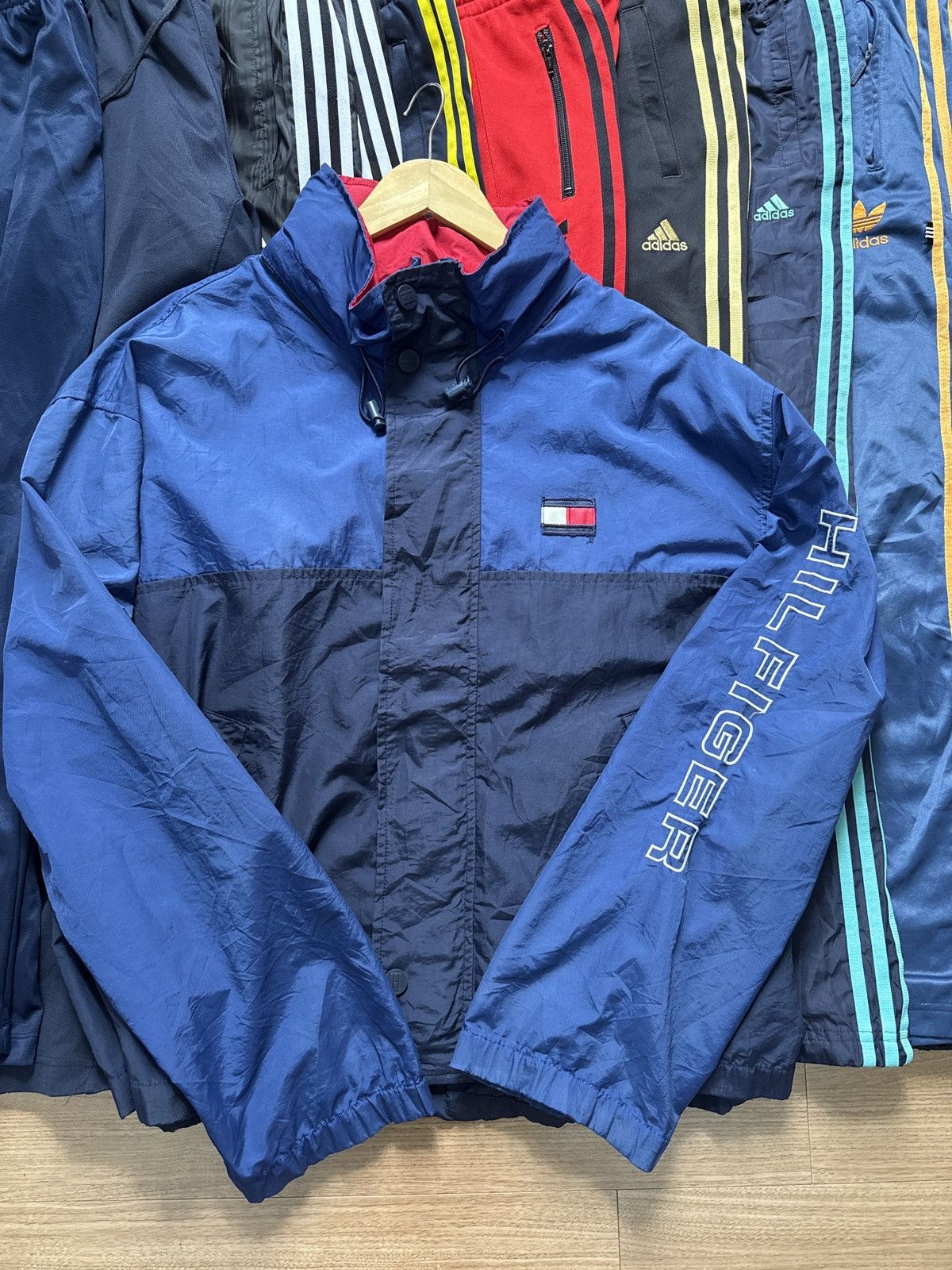 Tommy Hilfiger vintage 90s Tommy Hilfiger blue windbreaker jacket Size US XL / EU 56 / 4 - 1 Thumbnail