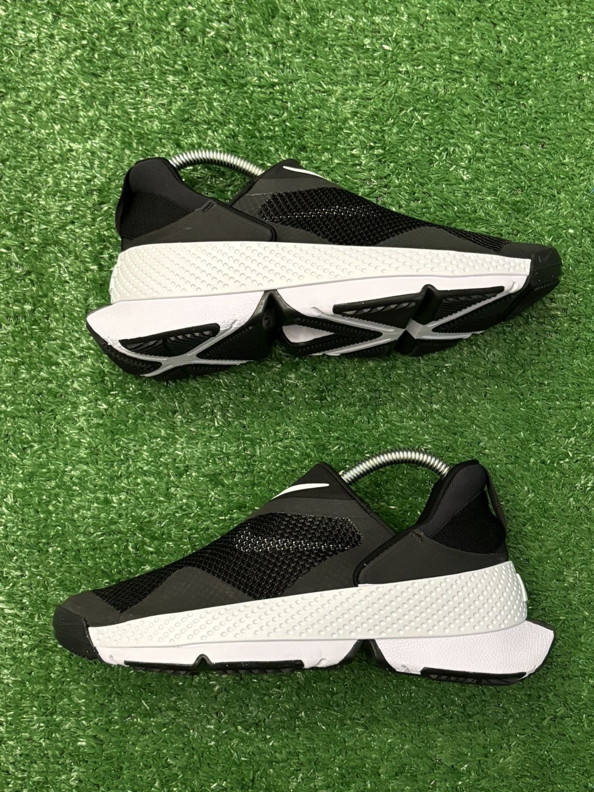 Nike Nike Go FlyEase Black/White sneakers Size US 6.5 / IT 36.5 - 3 Thumbnail