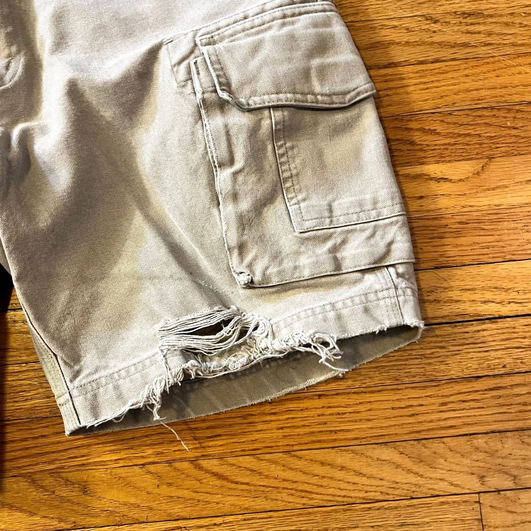 Duluth Trading Company Duluth Shorts Mens 32 Cargo Carpenter Tan Beige Work Outdoor Mens Front Half Pocket Cargo Shorts Beige 32 Mens Size US 32 / EU 48 - 2 Thumbnail