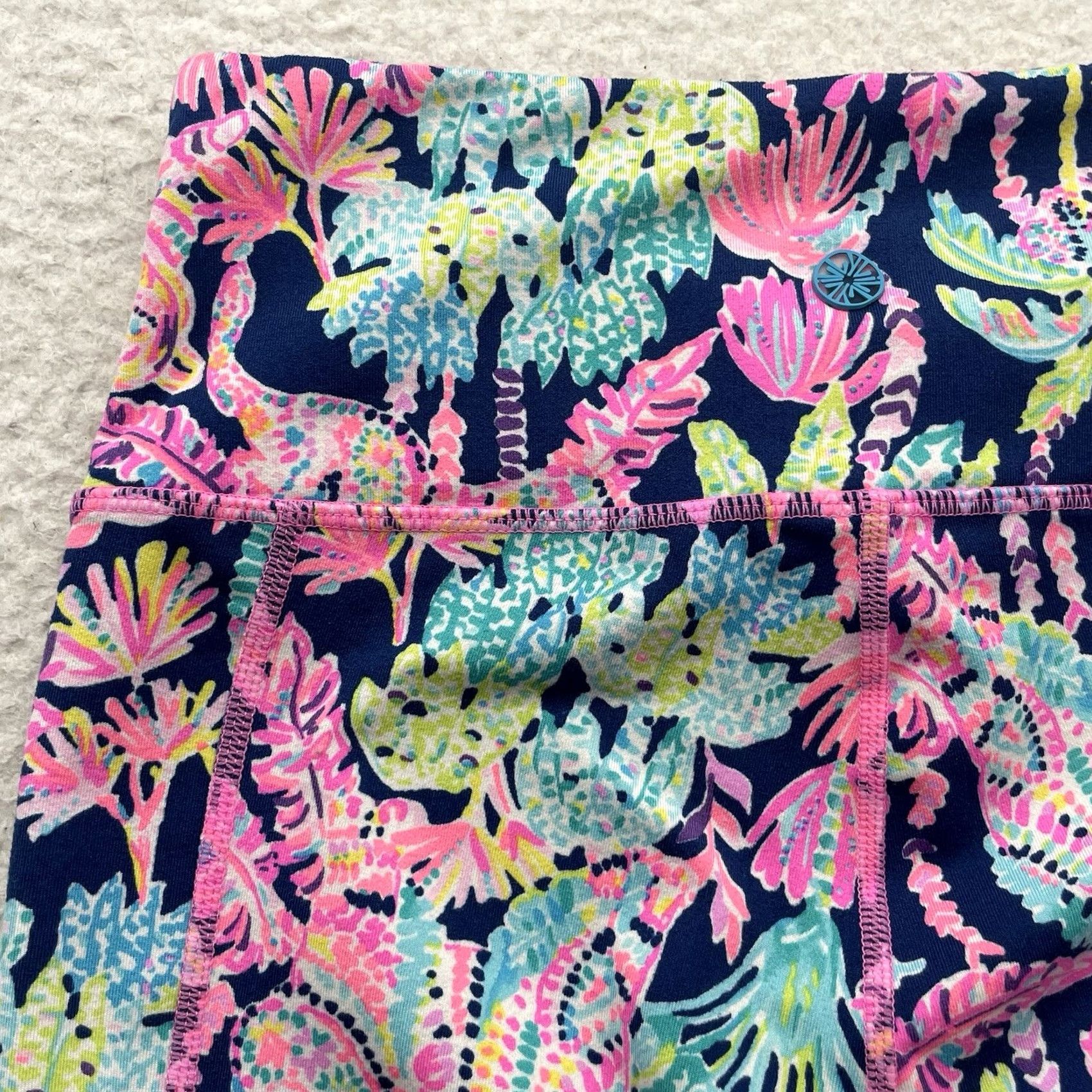 Lilly Pulitzer Lilly Pulitzer Leggings Womens Small 21" Luxletic Weekender Cropped Multicolor Floral Athletic Skinny 21 in Inseam Womens Size 28" / US 6 / IT 42 - 6 Thumbnail