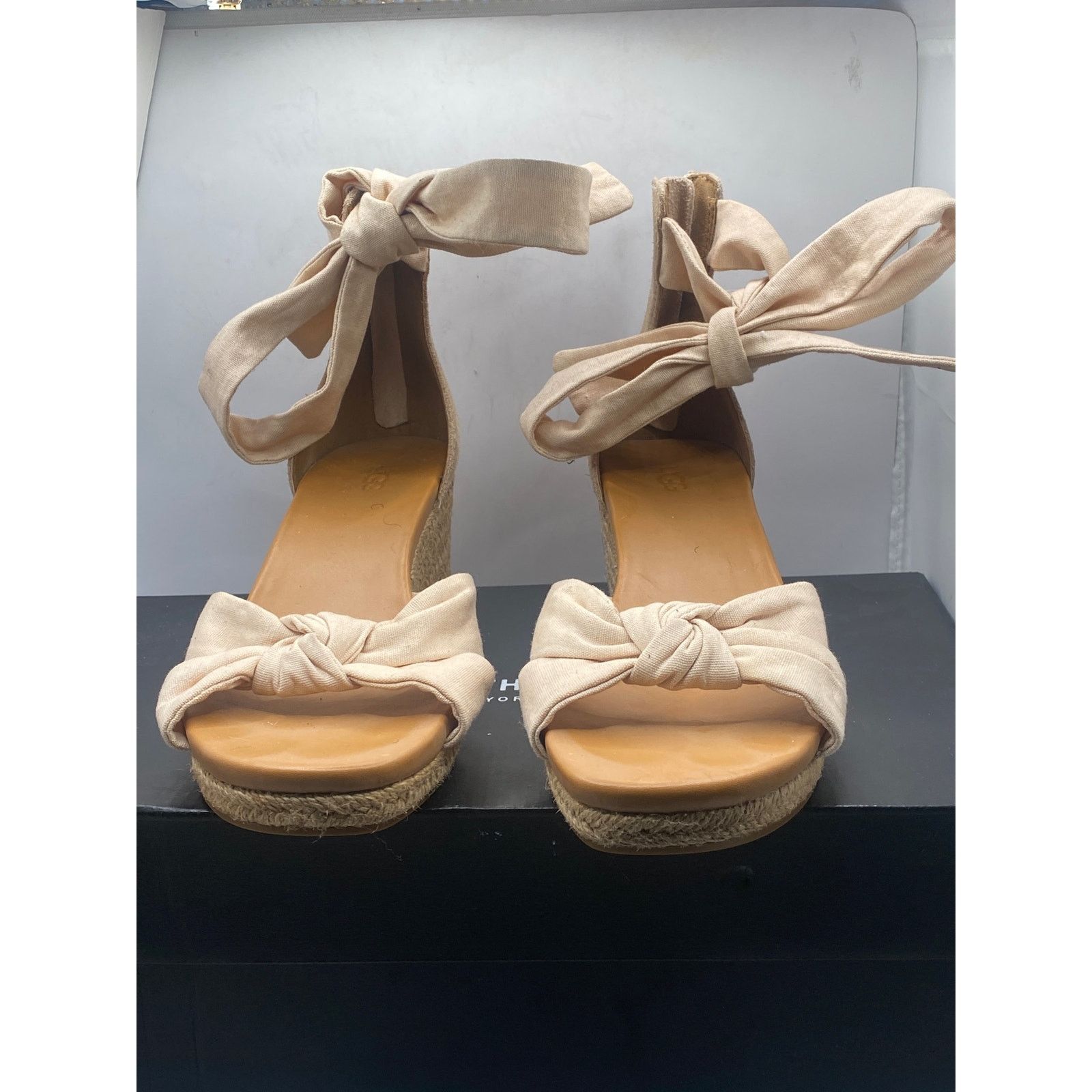 Ugg UGG Women's Yarrow Sandal Size 8 Size US 8 / IT 38 - 2 Thumbnail